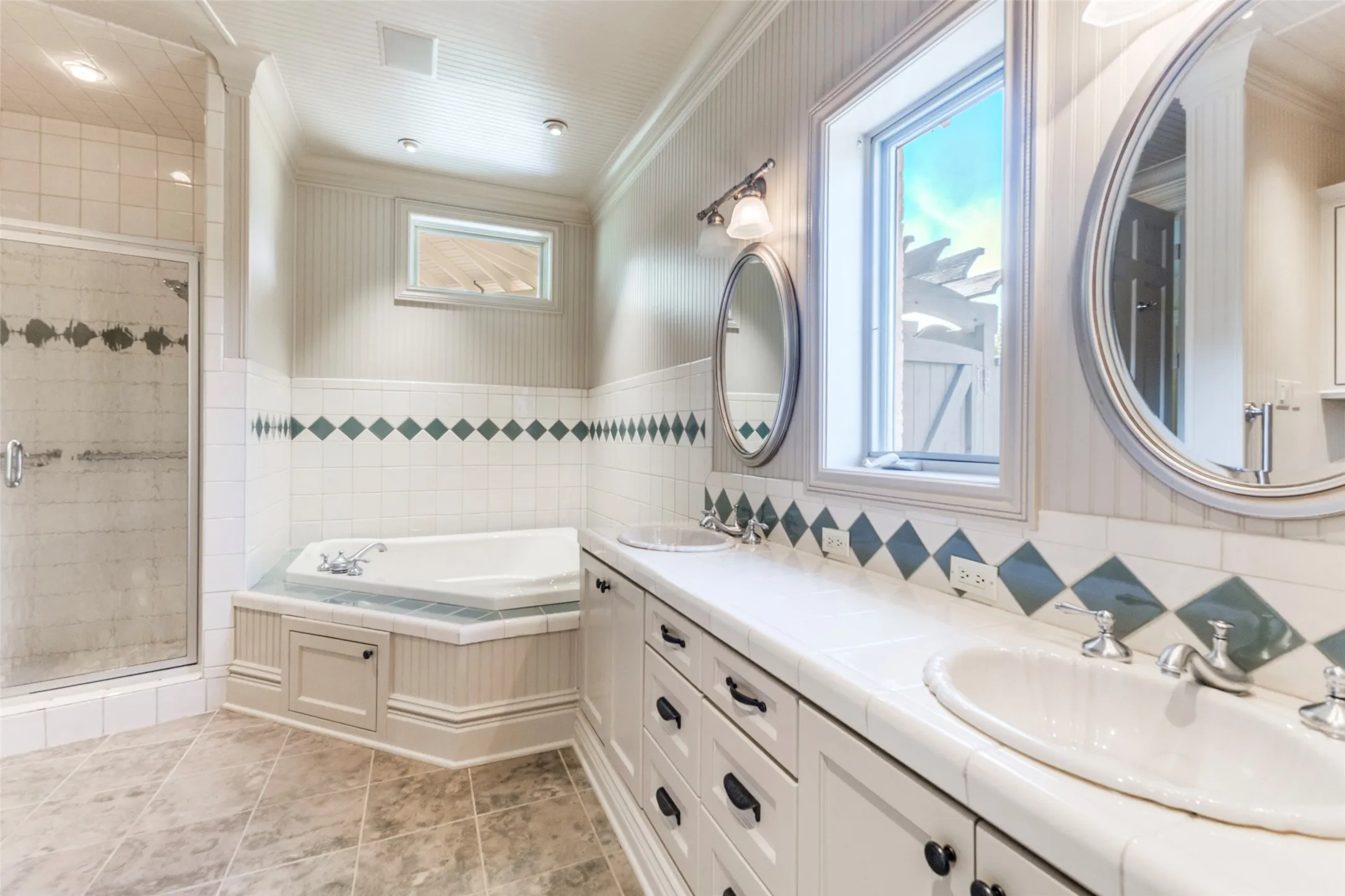 Single Family Residence For Sale in Rockwall County , 505 Loma Vista, Heath, Texas 75032, 4 Bedroom, 3 Bathroom, 3 Garage spaces, 4,025 Sqft, built in 1999, mls#21226951, Real Estate Agent in Heath, Homes For Sale in Rockwall county, Homes For Sale in Heath, Realtor in Heath Texas, Real Estate Brokerage Independent Realty Texas, Luminita Cordes Realtor