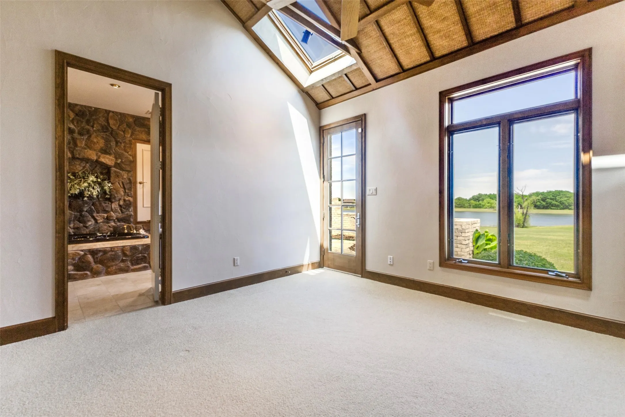 Single Family Residence For Sale in Rockwall County , 505 Loma Vista, Heath, Texas 75032, 4 Bedroom, 3 Bathroom, 3 Garage spaces, 4,025 Sqft, built in 1999, mls#21226951, Real Estate Agent in Heath, Homes For Sale in Rockwall county, Homes For Sale in Heath, Realtor in Heath Texas, Real Estate Brokerage Independent Realty Texas, Luminita Cordes Realtor