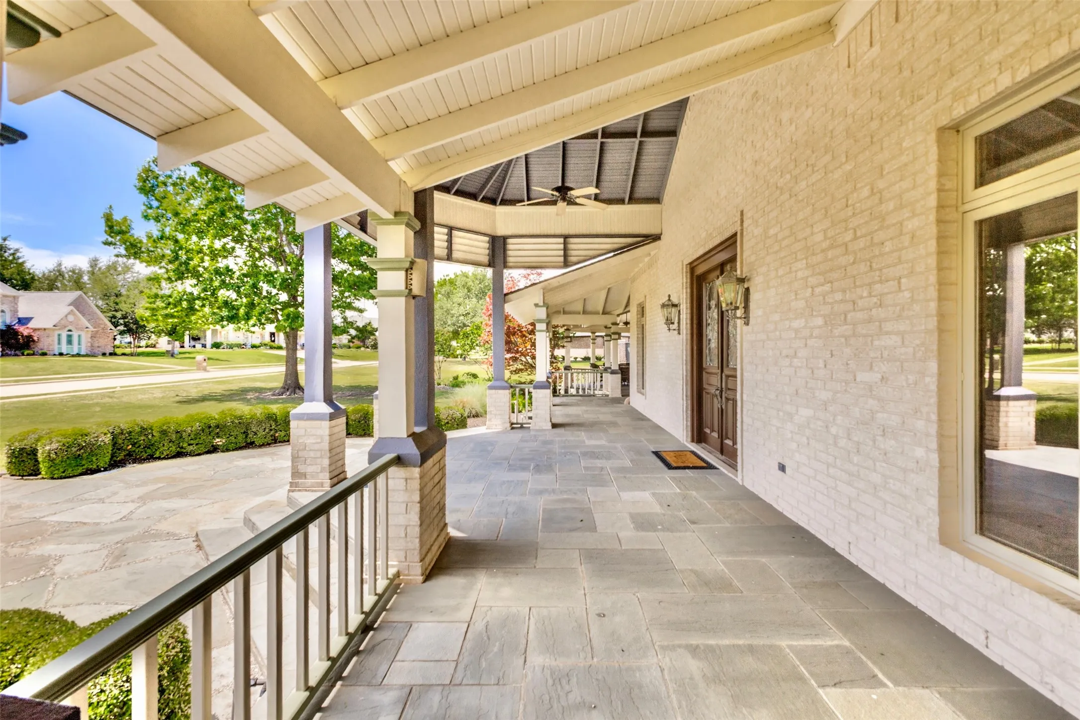 Single Family Residence For Sale in Rockwall County , 505 Loma Vista, Heath, Texas 75032, 4 Bedroom, 3 Bathroom, 3 Garage spaces, 4,025 Sqft, built in 1999, mls#21226951, Real Estate Agent in Heath, Homes For Sale in Rockwall county, Homes For Sale in Heath, Realtor in Heath Texas, Real Estate Brokerage Independent Realty Texas, Luminita Cordes Realtor