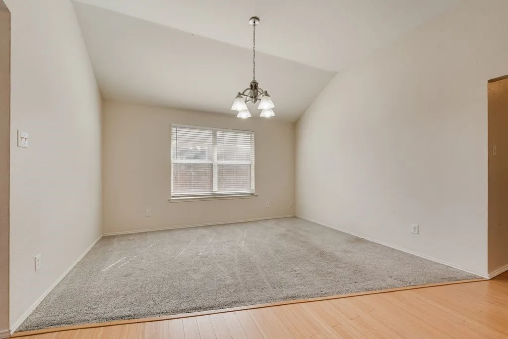 Single Family Residence For Sale in Tarrant County , 9320 Rhea Court, White Settlement, Texas 76108, 3 Bedroom, 2 Bathroom, 2 Garage spaces, 1,790 Sqft, built in 2003, Preowned, mls#21241437, Real Estate Agent in White Settlement, Homes For Sale in Tarrant county, Homes For Sale in White Settlement, Realtor in White Settlement Texas, Real Estate Brokerage Independent Realty Texas, Luminita Cordes Realtor