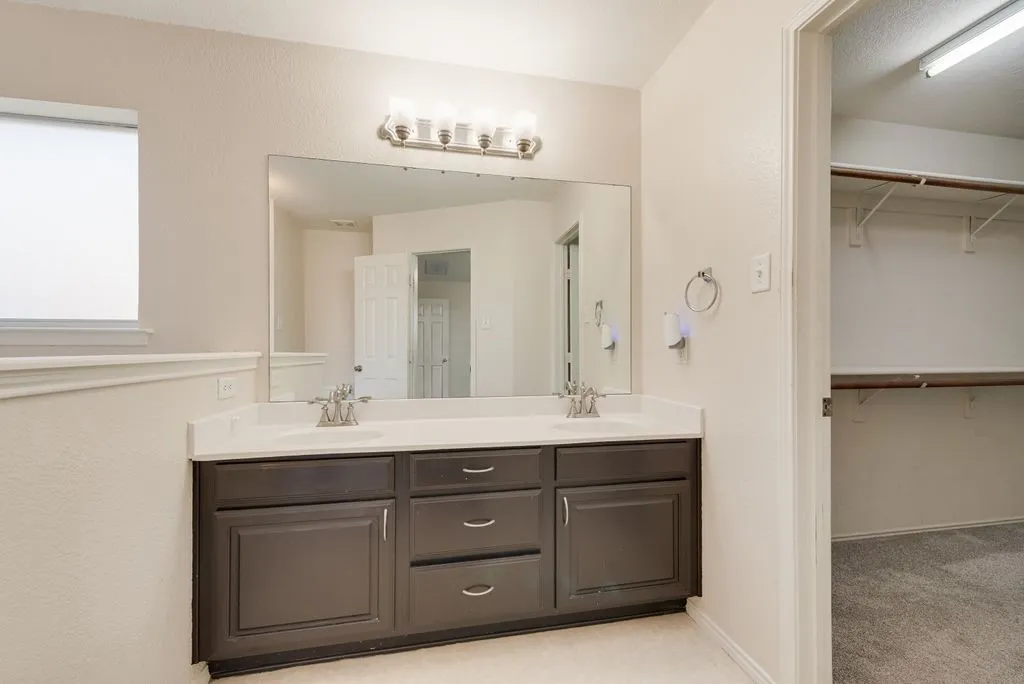 Single Family Residence For Sale in Tarrant County , 9320 Rhea Court, White Settlement, Texas 76108, 3 Bedroom, 2 Bathroom, 2 Garage spaces, 1,790 Sqft, built in 2003, Preowned, mls#21241437, Real Estate Agent in White Settlement, Homes For Sale in Tarrant county, Homes For Sale in White Settlement, Realtor in White Settlement Texas, Real Estate Brokerage Independent Realty Texas, Luminita Cordes Realtor