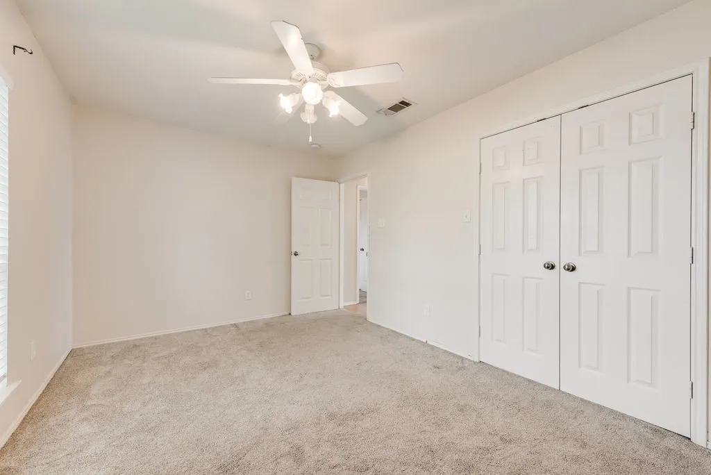 Single Family Residence For Sale in Tarrant County , 9320 Rhea Court, White Settlement, Texas 76108, 3 Bedroom, 2 Bathroom, 2 Garage spaces, 1,790 Sqft, built in 2003, Preowned, mls#21241437, Real Estate Agent in White Settlement, Homes For Sale in Tarrant county, Homes For Sale in White Settlement, Realtor in White Settlement Texas, Real Estate Brokerage Independent Realty Texas, Luminita Cordes Realtor