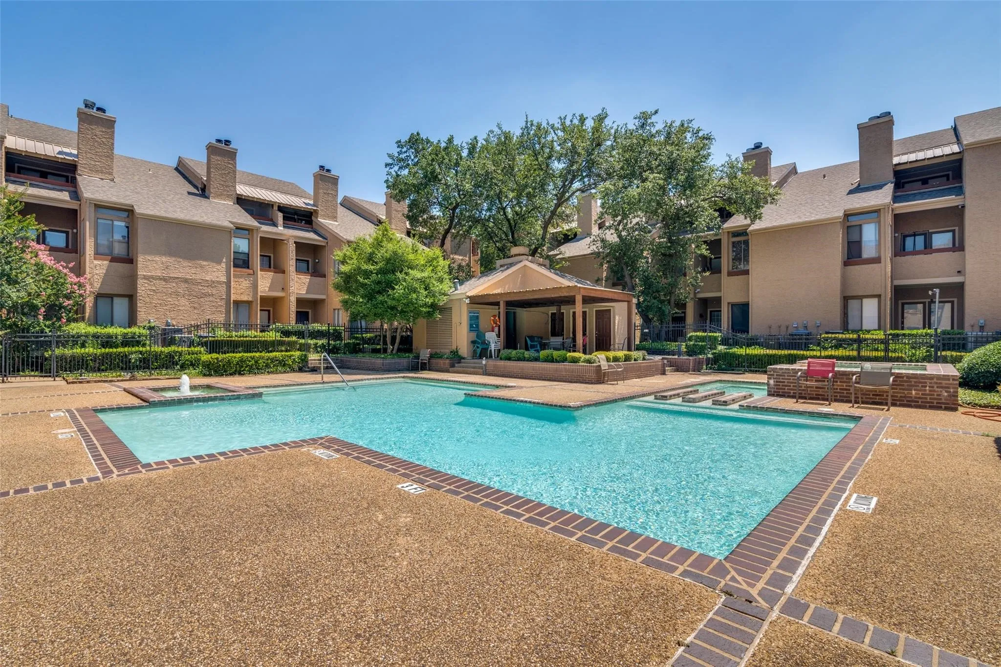 Condominium For Sale in Dallas County , 5550 Spring Valley Road H23, Dallas, Texas 75254, 1 Bedroom, 1 Bathroom, Garage spaces, 545 Sqft, built in 1983, mls#21246016, Real Estate Agent in Dallas, Homes For Sale in Dallas county, Homes For Sale in Dallas, Realtor in Dallas Texas, Real Estate Brokerage Independent Realty Texas, Luminita Cordes Realtor