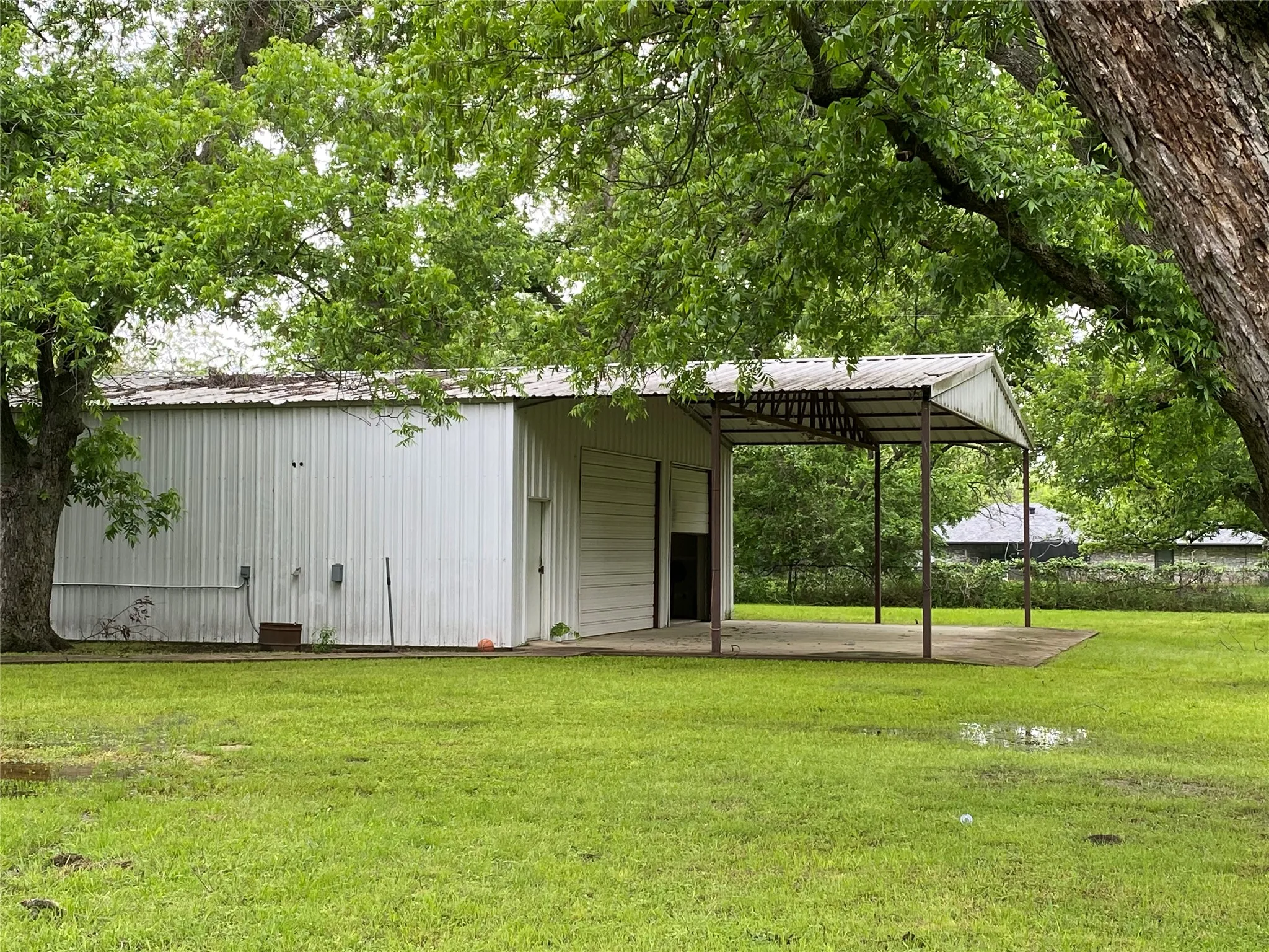 Single Family Residence For Sale in Wise County , 152 County Road 4871, Newark, Texas 76071, 3 Bedroom, 2 Bathroom, 4 Garage spaces, 1,434 Sqft, built in 1970, mls#21247801, Real Estate Agent in Newark, Homes For Sale in Wise county, Homes For Sale in Newark, Realtor in Newark Texas, Real Estate Brokerage Independent Realty Texas, Luminita Cordes Realtor