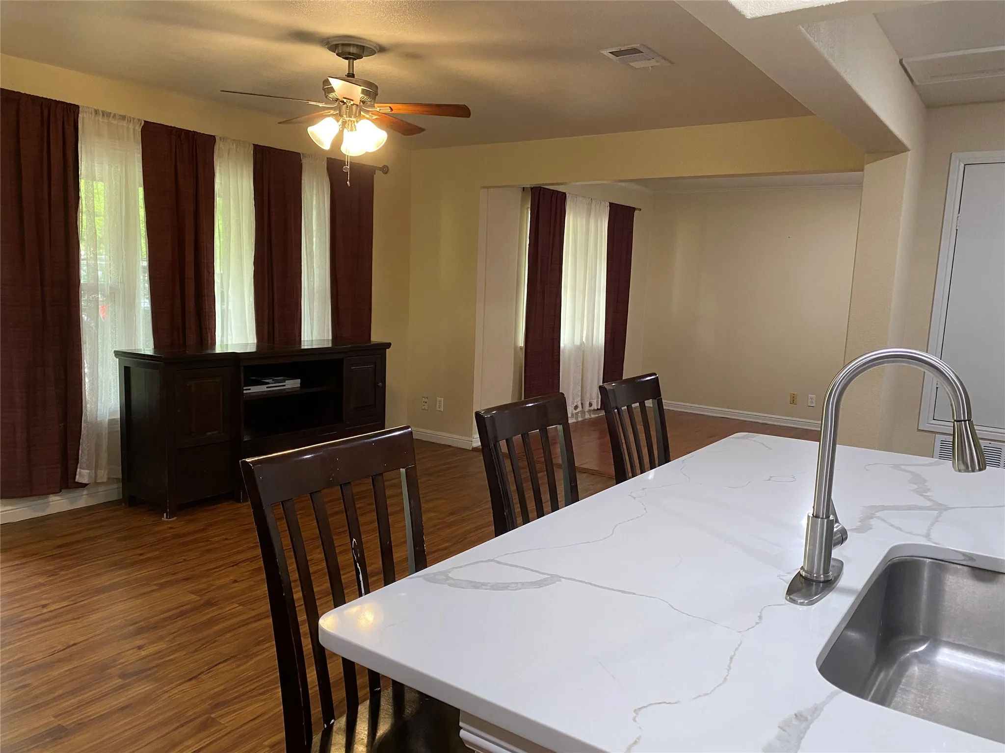 Single Family Residence For Sale in Wise County , 152 County Road 4871, Newark, Texas 76071, 3 Bedroom, 2 Bathroom, 4 Garage spaces, 1,434 Sqft, built in 1970, mls#21247801, Real Estate Agent in Newark, Homes For Sale in Wise county, Homes For Sale in Newark, Realtor in Newark Texas, Real Estate Brokerage Independent Realty Texas, Luminita Cordes Realtor