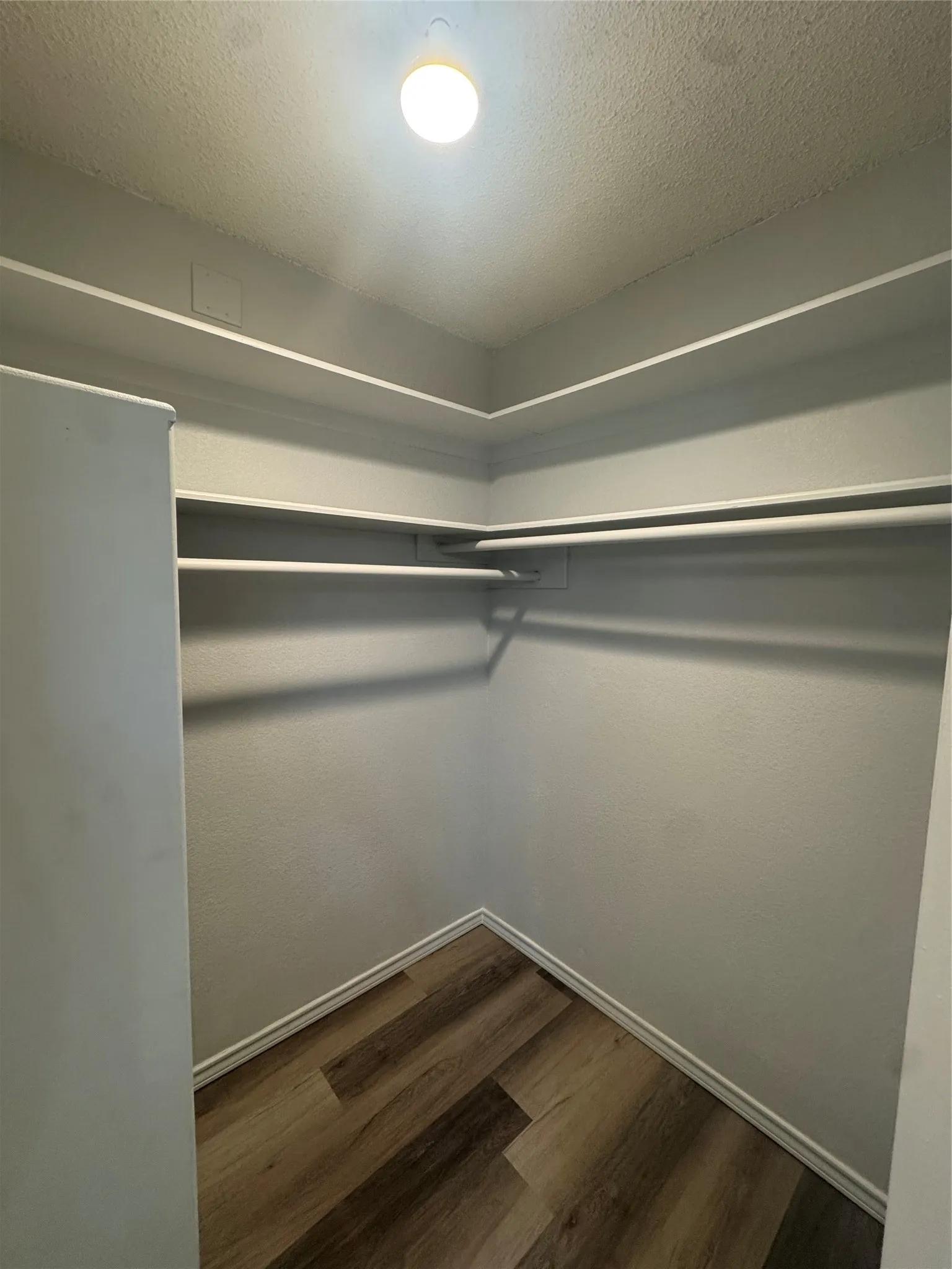 Single Family Residence For Sale in Tarrant County , 713 Ashley Drive, Hurst, Texas 76054, 3 Bedrooms, 2 Bathrooms, 2 Garage spaces, 2,021 Sqft, built in 1988, Preowned, Price $455,000, mls#21249052, Real Estate Agent in Hurst, Homes For Sale in Tarrant county, Homes For Sale in Hurst, Realtor in Hurst Texas, Real Estate Brokerage Independent Realty Texas, Luminita Cordes Realtor