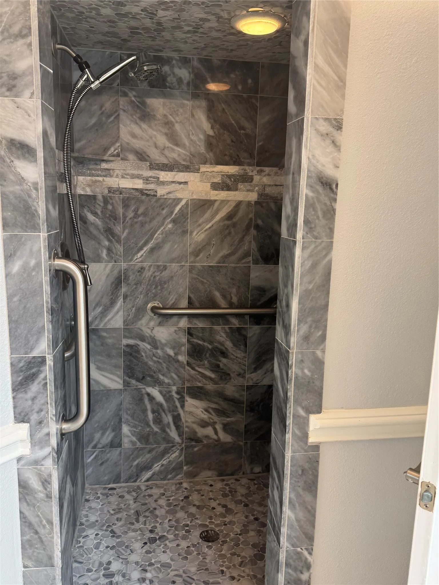 Single Family Residence For Sale in Tarrant County , 713 Ashley Drive, Hurst, Texas 76054, 3 Bedrooms, 2 Bathrooms, 2 Garage spaces, 2,021 Sqft, built in 1988, Preowned, Price $455,000, mls#21249052, Real Estate Agent in Hurst, Homes For Sale in Tarrant county, Homes For Sale in Hurst, Realtor in Hurst Texas, Real Estate Brokerage Independent Realty Texas, Luminita Cordes Realtor