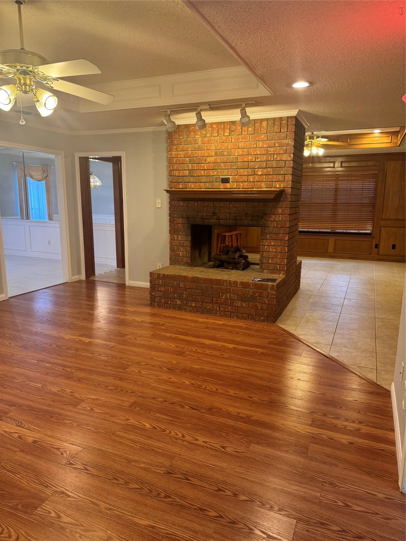 Single Family Residence For Sale in Tarrant County , 713 Ashley Drive, Hurst, Texas 76054, 3 Bedrooms, 2 Bathrooms, 2 Garage spaces, 2,021 Sqft, built in 1988, Preowned, Price $455,000, mls#21249052, Real Estate Agent in Hurst, Homes For Sale in Tarrant county, Homes For Sale in Hurst, Realtor in Hurst Texas, Real Estate Brokerage Independent Realty Texas, Luminita Cordes Realtor