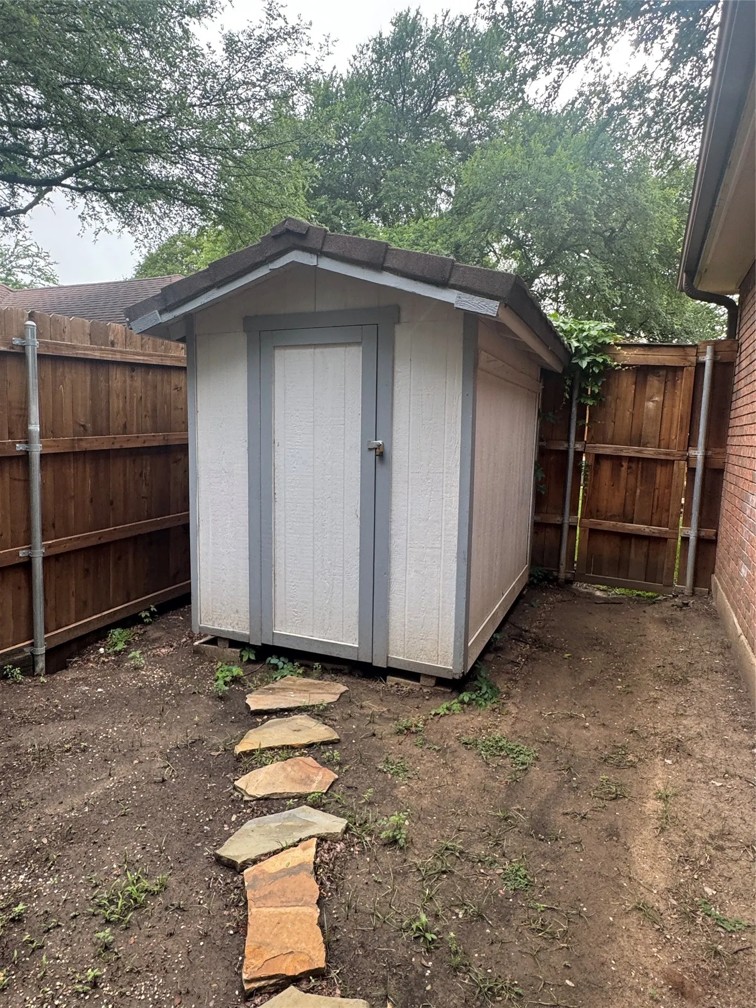 Single Family Residence For Sale in Tarrant County , 713 Ashley Drive, Hurst, Texas 76054, 3 Bedrooms, 2 Bathrooms, 2 Garage spaces, 2,021 Sqft, built in 1988, Preowned, Price $455,000, mls#21249052, Real Estate Agent in Hurst, Homes For Sale in Tarrant county, Homes For Sale in Hurst, Realtor in Hurst Texas, Real Estate Brokerage Independent Realty Texas, Luminita Cordes Realtor