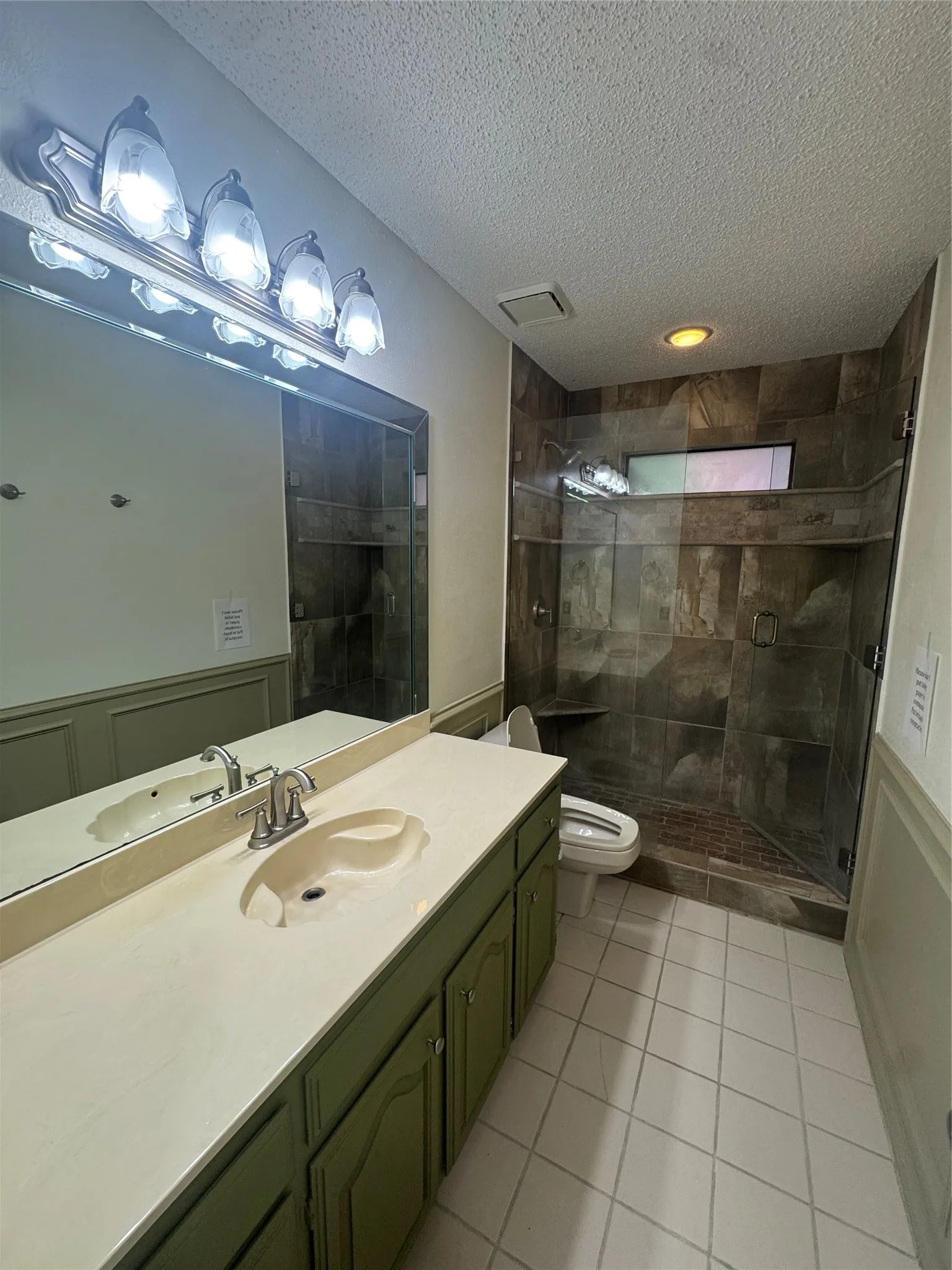 Single Family Residence For Sale in Tarrant County , 713 Ashley Drive, Hurst, Texas 76054, 3 Bedrooms, 2 Bathrooms, 2 Garage spaces, 2,021 Sqft, built in 1988, Preowned, Price $455,000, mls#21249052, Real Estate Agent in Hurst, Homes For Sale in Tarrant county, Homes For Sale in Hurst, Realtor in Hurst Texas, Real Estate Brokerage Independent Realty Texas, Luminita Cordes Realtor