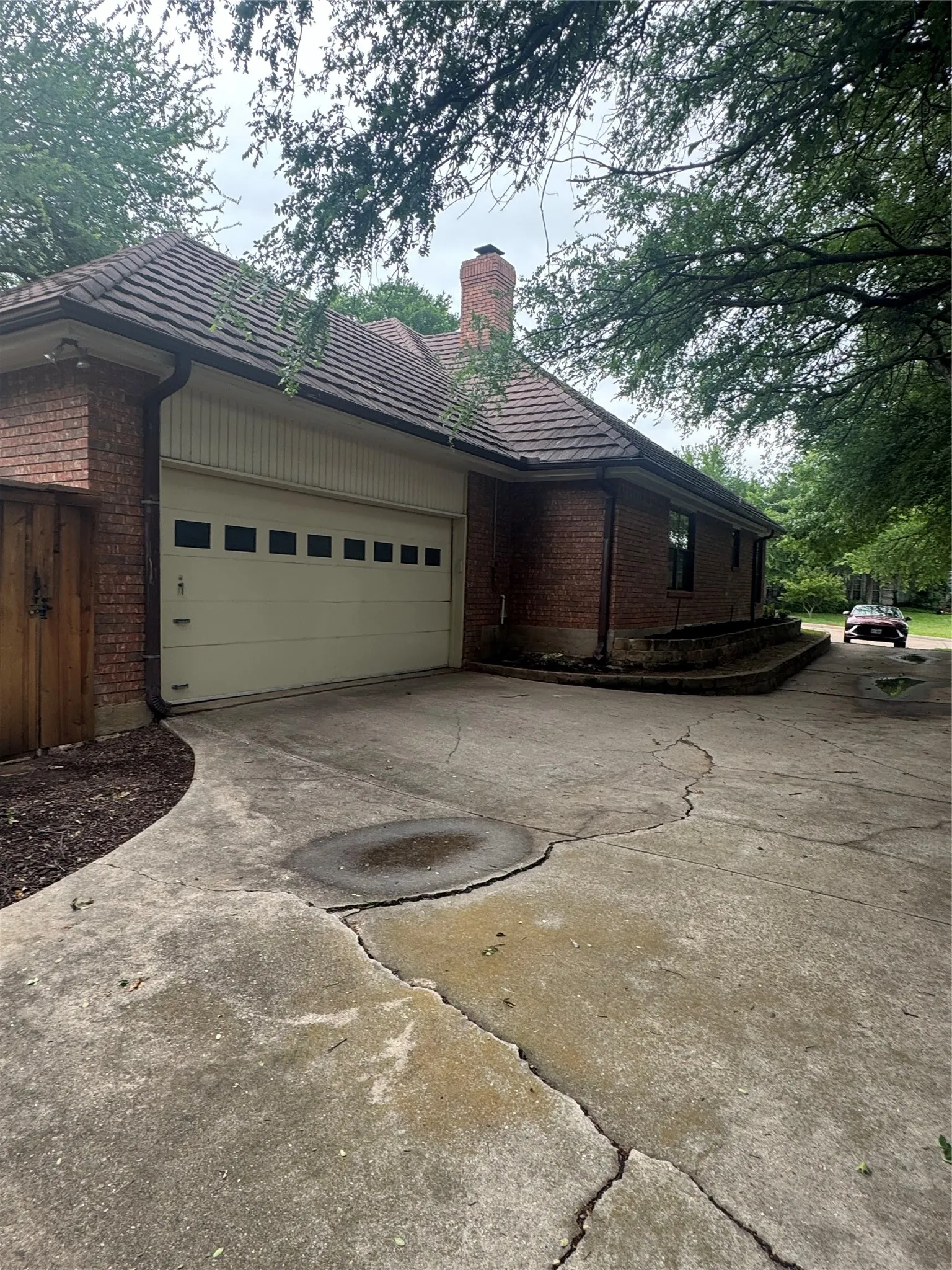 Single Family Residence For Sale in Tarrant County , 713 Ashley Drive, Hurst, Texas 76054, 3 Bedrooms, 2 Bathrooms, 2 Garage spaces, 2,021 Sqft, built in 1988, Preowned, Price $455,000, mls#21249052, Real Estate Agent in Hurst, Homes For Sale in Tarrant county, Homes For Sale in Hurst, Realtor in Hurst Texas, Real Estate Brokerage Independent Realty Texas, Luminita Cordes Realtor
