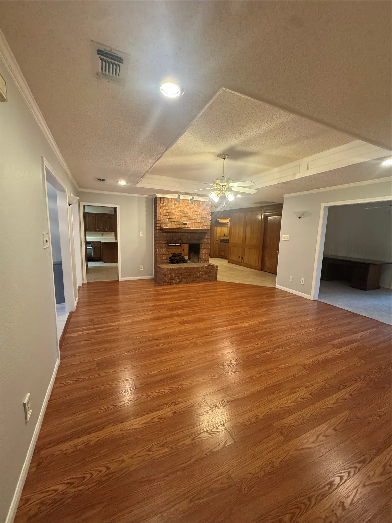 Single Family Residence For Sale in Tarrant County , 713 Ashley Drive, Hurst, Texas 76054, 3 Bedrooms, 2 Bathrooms, 2 Garage spaces, 2,021 Sqft, built in 1988, Preowned, Price $455,000, mls#21249052, Real Estate Agent in Hurst, Homes For Sale in Tarrant county, Homes For Sale in Hurst, Realtor in Hurst Texas, Real Estate Brokerage Independent Realty Texas, Luminita Cordes Realtor