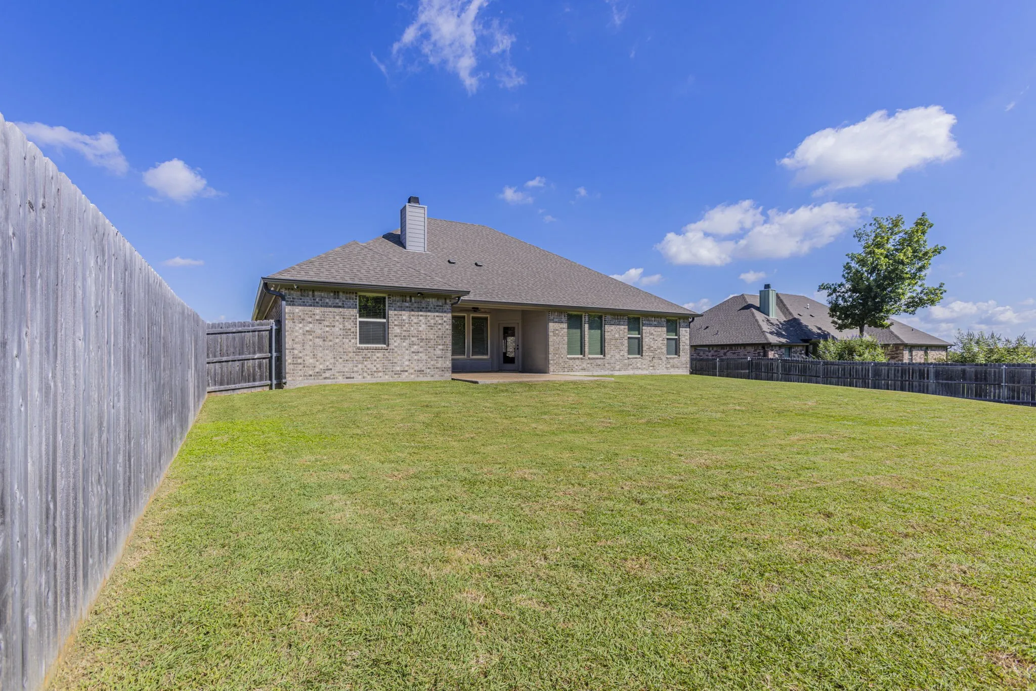 Single Family Residence For Sale in Mc Lennan County , 233 Fox Run Lane, Robinson, Texas 76706, 4 Bedroom, 3 Bathroom, 2 Garage spaces, 2,595 Sqft, built in 2022, Preowned, mls#21248900, Real Estate Agent in Robinson, Homes For Sale in Mc Lennan county, Homes For Sale in Robinson, Realtor in Robinson Texas, Real Estate Brokerage Independent Realty Texas, Luminita Cordes Realtor
