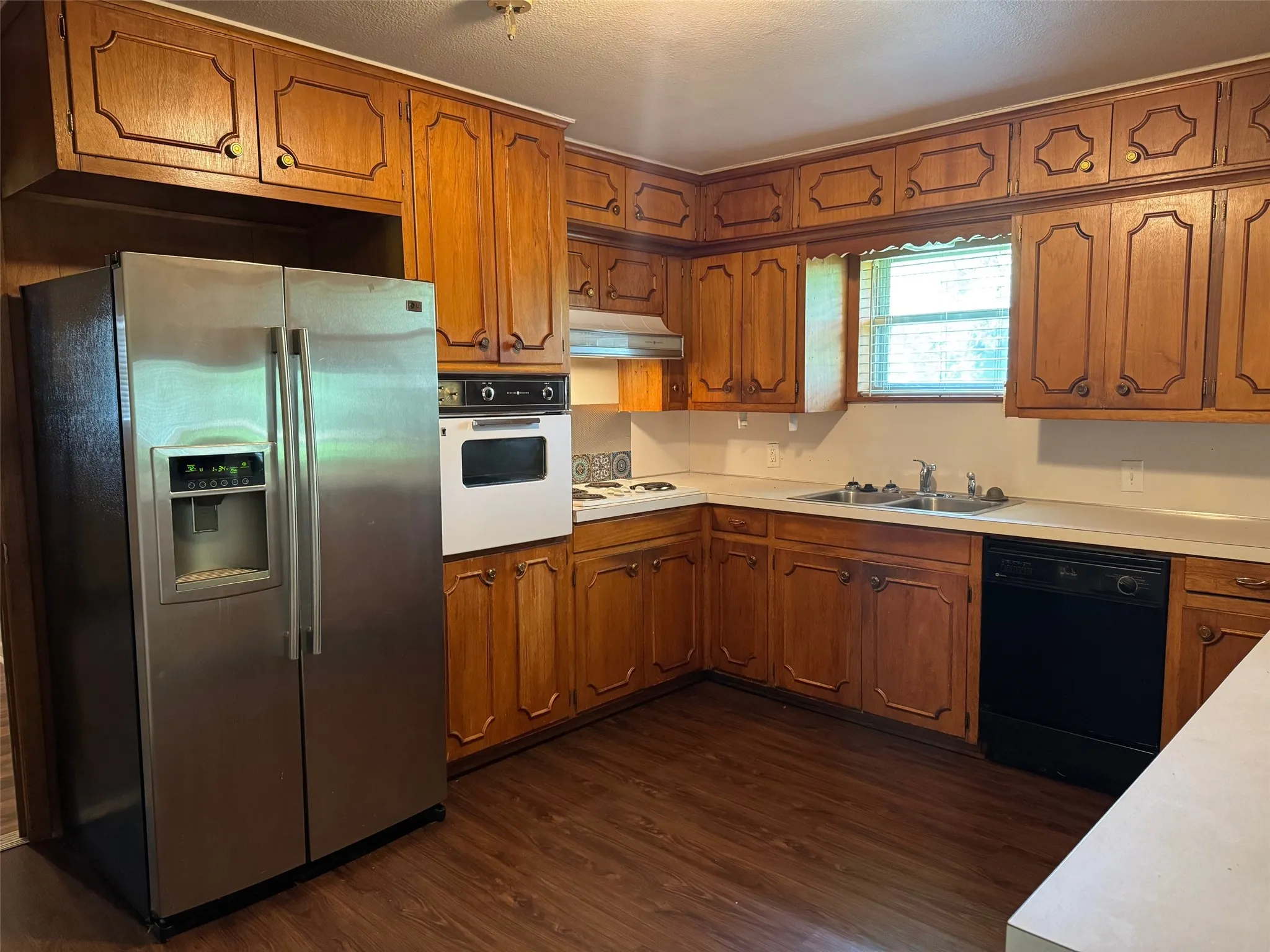Single Family Residence For Sale in Henderson County , 621 French Street, Trinidad, Texas 75163, 3 Bedrooms, 2 Bathrooms, Garage spaces, 1,716 Sqft, built in 1960, Price $189,000, mls#21247881, Real Estate Agent in Trinidad, Homes For Sale in Henderson county, Homes For Sale in Trinidad, Realtor in Trinidad Texas, Real Estate Brokerage Independent Realty Texas, Luminita Cordes Realtor