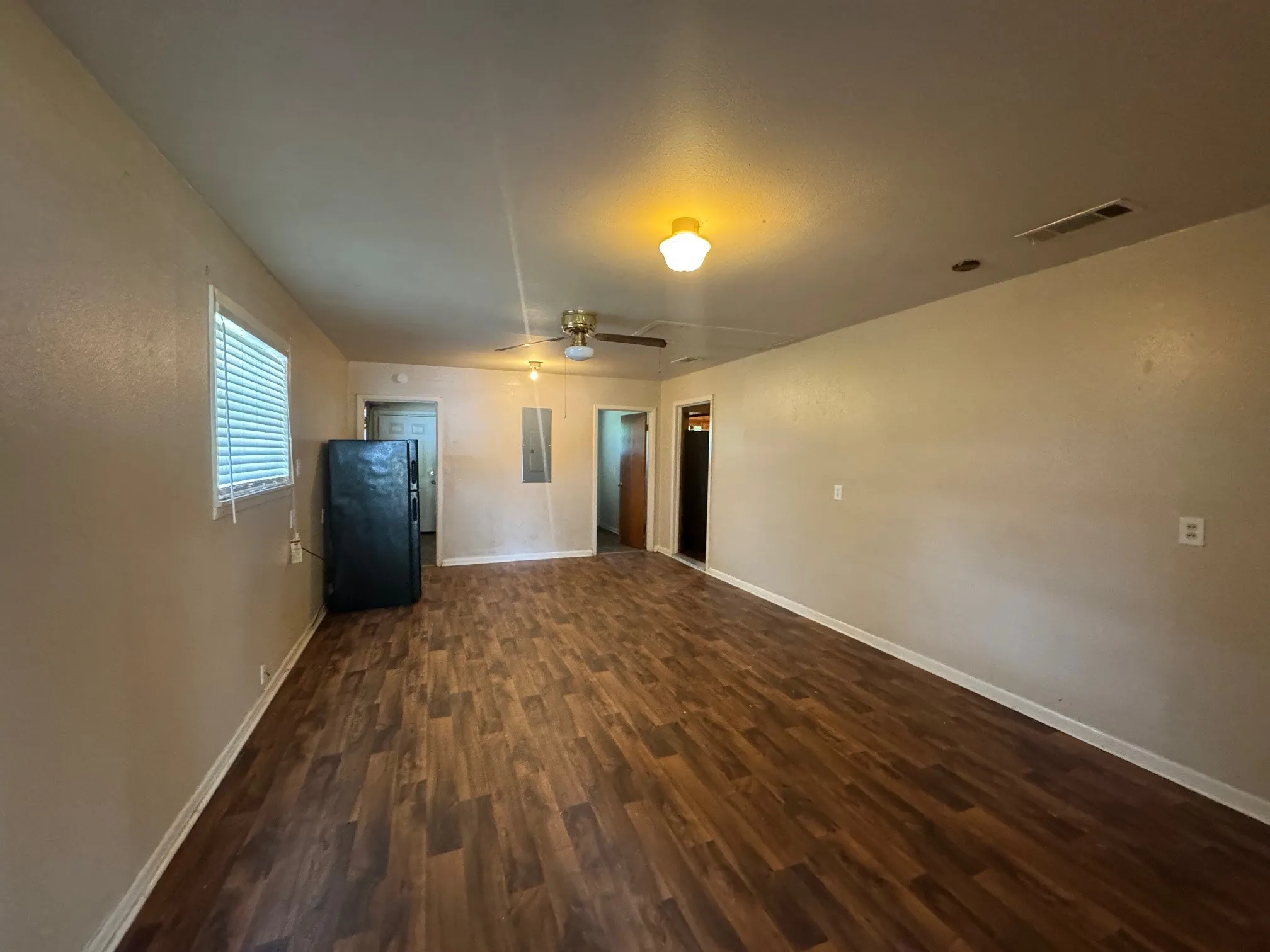 Single Family Residence For Sale in Henderson County , 621 French Street, Trinidad, Texas 75163, 3 Bedrooms, 2 Bathrooms, Garage spaces, 1,716 Sqft, built in 1960, Price $189,000, mls#21247881, Real Estate Agent in Trinidad, Homes For Sale in Henderson county, Homes For Sale in Trinidad, Realtor in Trinidad Texas, Real Estate Brokerage Independent Realty Texas, Luminita Cordes Realtor