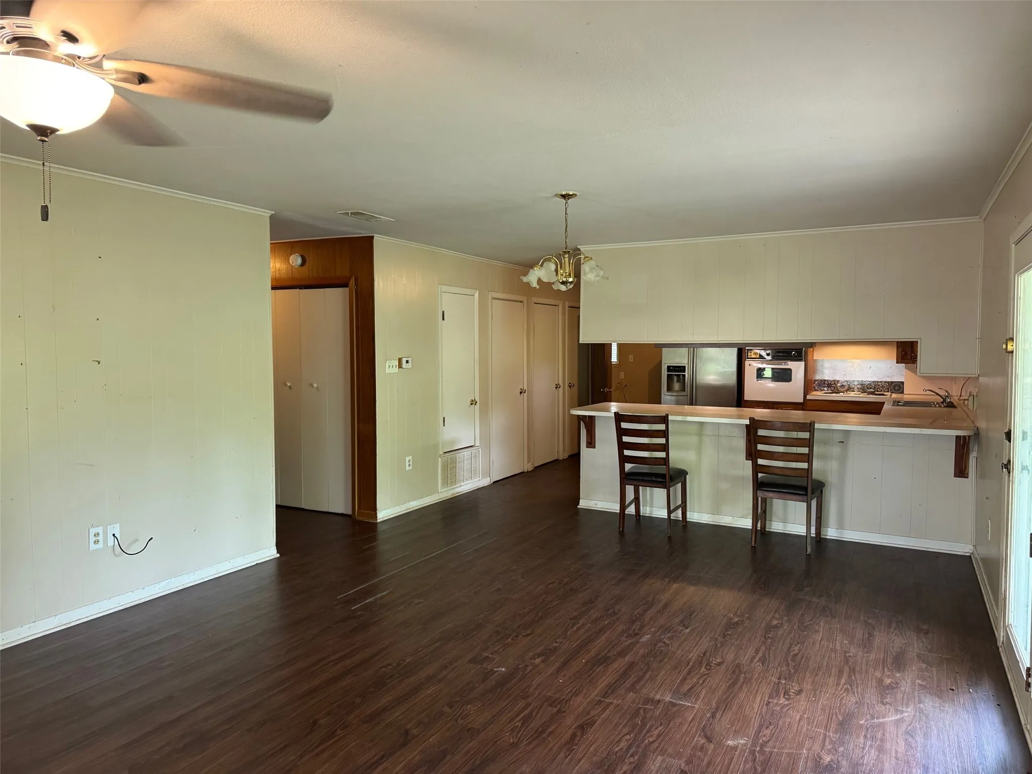 Single Family Residence For Sale in Henderson County , 621 French Street, Trinidad, Texas 75163, 3 Bedrooms, 2 Bathrooms, Garage spaces, 1,716 Sqft, built in 1960, Price $189,000, mls#21247881, Real Estate Agent in Trinidad, Homes For Sale in Henderson county, Homes For Sale in Trinidad, Realtor in Trinidad Texas, Real Estate Brokerage Independent Realty Texas, Luminita Cordes Realtor