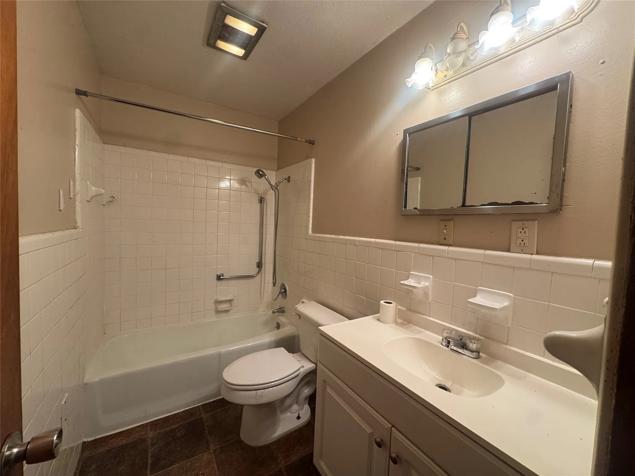 Single Family Residence For Sale in Henderson County , 621 French Street, Trinidad, Texas 75163, 3 Bedrooms, 2 Bathrooms, Garage spaces, 1,716 Sqft, built in 1960, Price $189,000, mls#21247881, Real Estate Agent in Trinidad, Homes For Sale in Henderson county, Homes For Sale in Trinidad, Realtor in Trinidad Texas, Real Estate Brokerage Independent Realty Texas, Luminita Cordes Realtor