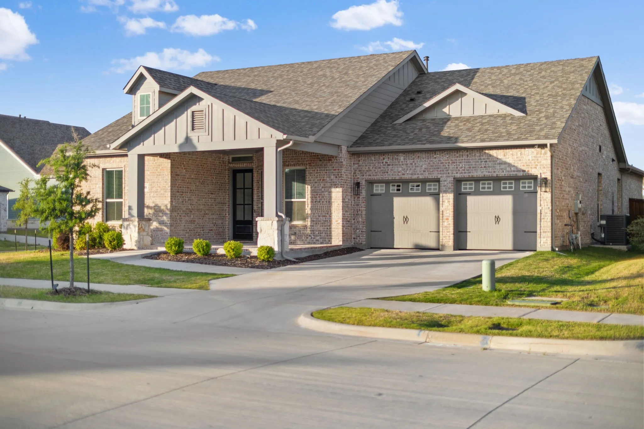 Single Family Residence For Sale in Dallas County , 8808 Royal Star Road, Rowlett, Texas 75089, 4 Bedroom, 3 Bathroom, 2 Garage spaces, 2,732 Sqft, built in 2022, mls#21246451, Real Estate Agent in Rowlett, Homes For Sale in Dallas county, Homes For Sale in Rowlett, Realtor in Rowlett Texas, Real Estate Brokerage Independent Realty Texas, Luminita Cordes Realtor