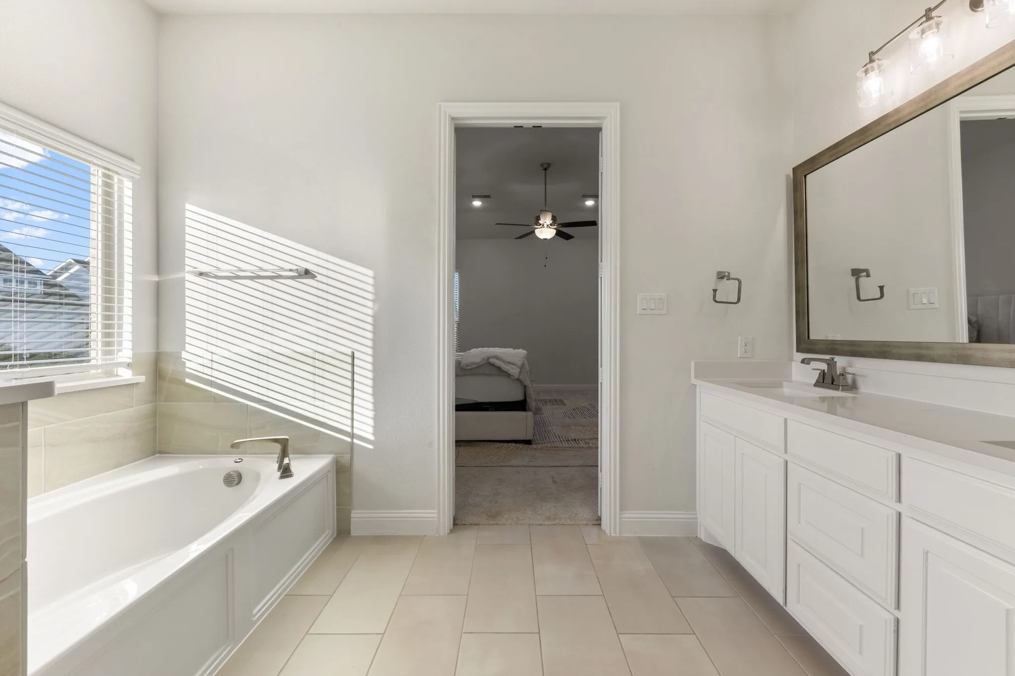 Single Family Residence For Sale in Dallas County , 8808 Royal Star Road, Rowlett, Texas 75089, 4 Bedroom, 3 Bathroom, 2 Garage spaces, 2,732 Sqft, built in 2022, mls#21246451, Real Estate Agent in Rowlett, Homes For Sale in Dallas county, Homes For Sale in Rowlett, Realtor in Rowlett Texas, Real Estate Brokerage Independent Realty Texas, Luminita Cordes Realtor