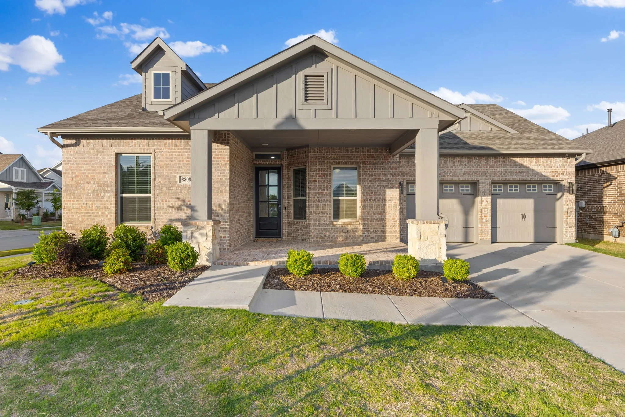 Single Family Residence For Sale in Dallas County , 8808 Royal Star Road, Rowlett, Texas 75089, 4 Bedroom, 3 Bathroom, 2 Garage spaces, 2,732 Sqft, built in 2022, mls#21246451, Real Estate Agent in Rowlett, Homes For Sale in Dallas county, Homes For Sale in Rowlett, Realtor in Rowlett Texas, Real Estate Brokerage Independent Realty Texas, Luminita Cordes Realtor