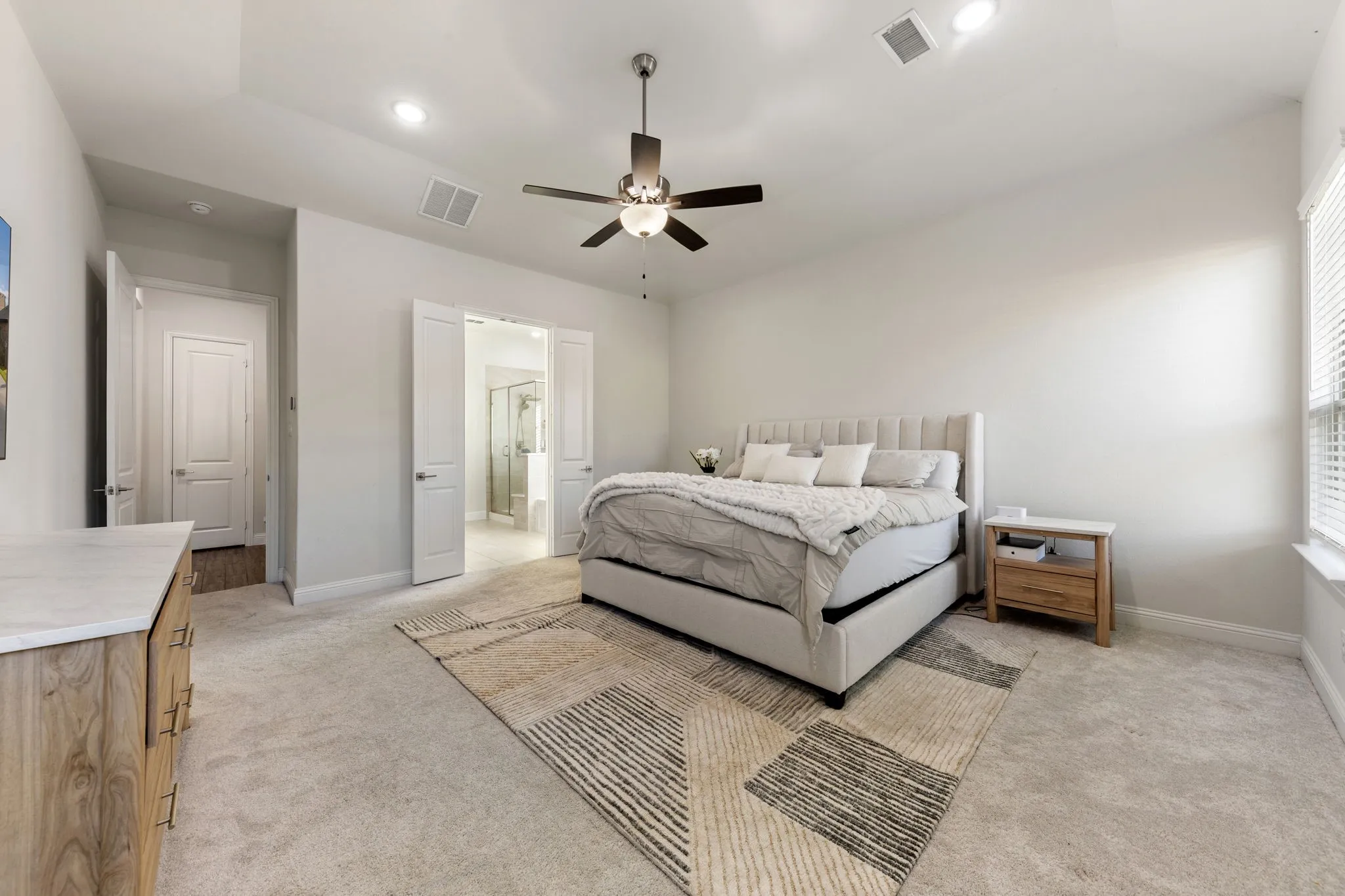 Single Family Residence For Sale in Dallas County , 8808 Royal Star Road, Rowlett, Texas 75089, 4 Bedroom, 3 Bathroom, 2 Garage spaces, 2,732 Sqft, built in 2022, mls#21246451, Real Estate Agent in Rowlett, Homes For Sale in Dallas county, Homes For Sale in Rowlett, Realtor in Rowlett Texas, Real Estate Brokerage Independent Realty Texas, Luminita Cordes Realtor