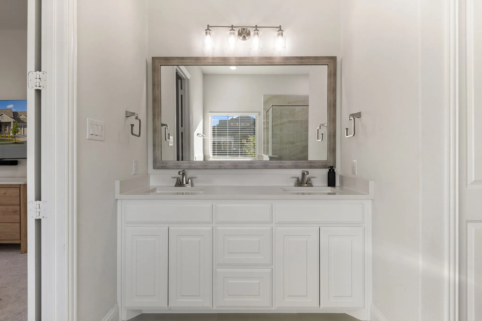 Single Family Residence For Sale in Dallas County , 8808 Royal Star Road, Rowlett, Texas 75089, 4 Bedroom, 3 Bathroom, 2 Garage spaces, 2,732 Sqft, built in 2022, mls#21246451, Real Estate Agent in Rowlett, Homes For Sale in Dallas county, Homes For Sale in Rowlett, Realtor in Rowlett Texas, Real Estate Brokerage Independent Realty Texas, Luminita Cordes Realtor