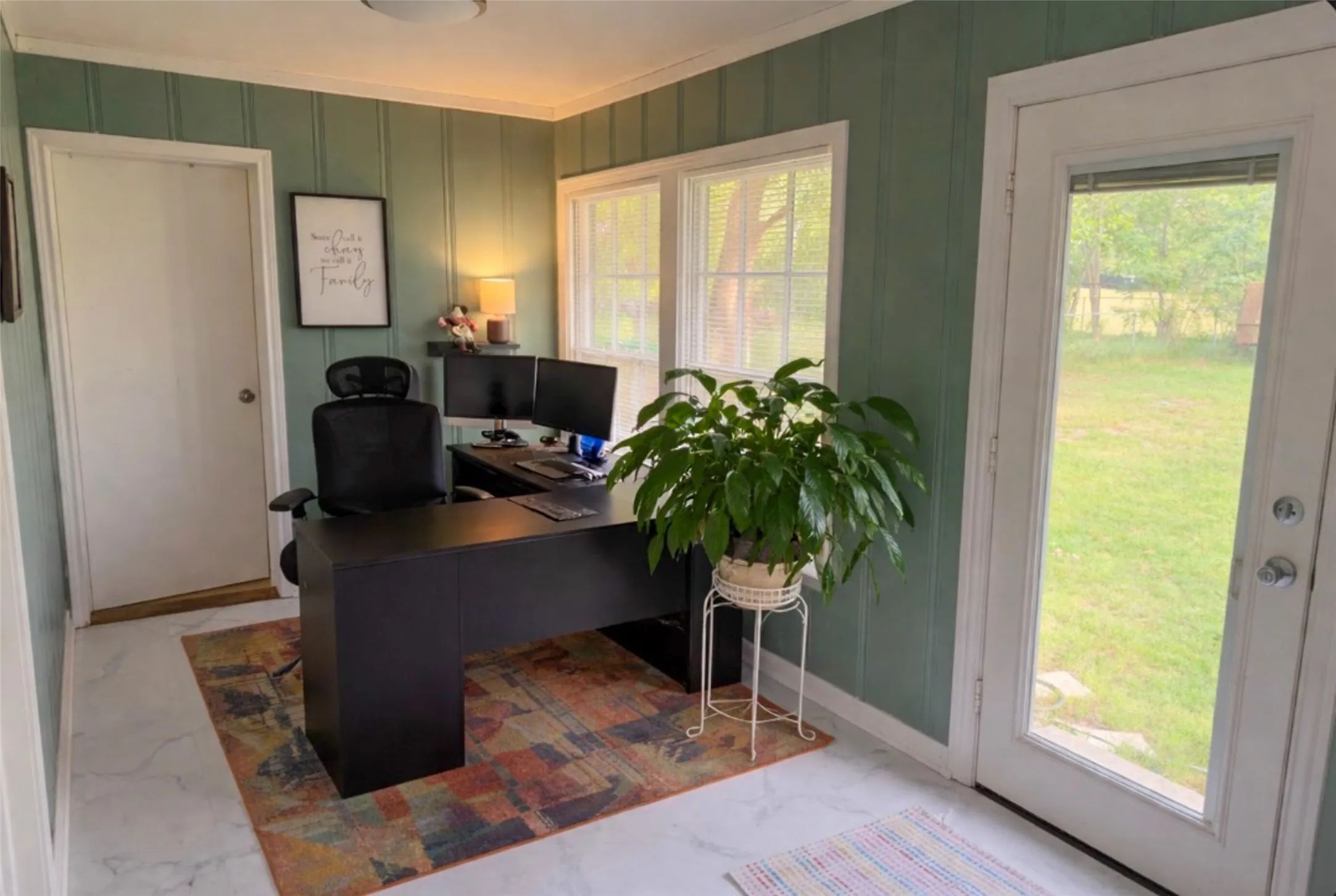Single Family Residence For Sale in Titus County , 1211 Lamar Drive, Mt Pleasant, Texas 75455, 3 Bedroom, 2 Bathroom, 1 Garage spaces, 1,864 Sqft, built in 1959, Preowned, mls#21248974, Real Estate Agent in Mt Pleasant, Homes For Sale in Titus county, Homes For Sale in Mt Pleasant, Realtor in Mt Pleasant Texas, Real Estate Brokerage Independent Realty Texas, Luminita Cordes Realtor