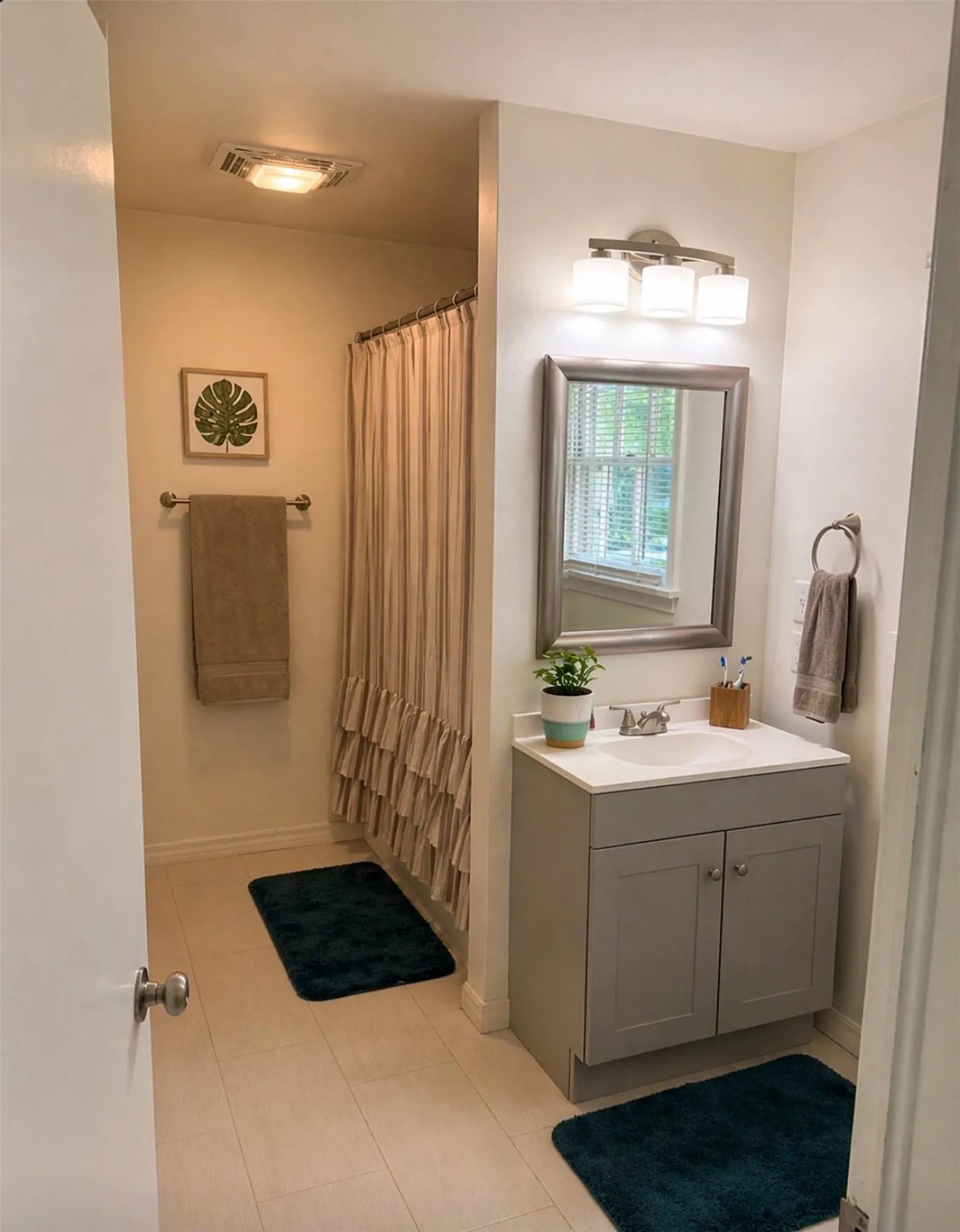 Single Family Residence For Sale in Titus County , 1211 Lamar Drive, Mt Pleasant, Texas 75455, 3 Bedroom, 2 Bathroom, 1 Garage spaces, 1,864 Sqft, built in 1959, Preowned, mls#21248974, Real Estate Agent in Mt Pleasant, Homes For Sale in Titus county, Homes For Sale in Mt Pleasant, Realtor in Mt Pleasant Texas, Real Estate Brokerage Independent Realty Texas, Luminita Cordes Realtor
