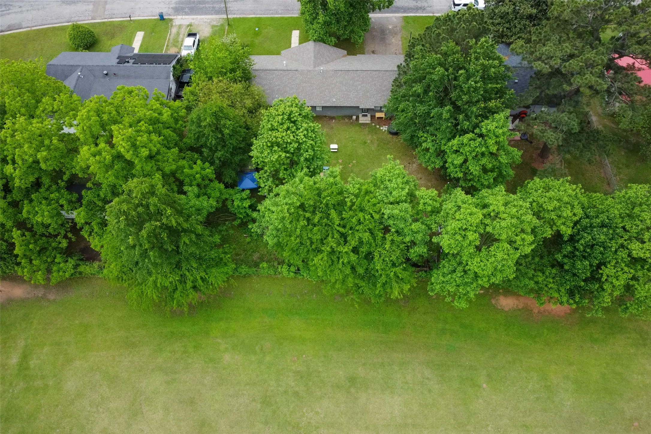Single Family Residence For Sale in Titus County , 1211 Lamar Drive, Mt Pleasant, Texas 75455, 3 Bedroom, 2 Bathroom, 1 Garage spaces, 1,864 Sqft, built in 1959, Preowned, mls#21248974, Real Estate Agent in Mt Pleasant, Homes For Sale in Titus county, Homes For Sale in Mt Pleasant, Realtor in Mt Pleasant Texas, Real Estate Brokerage Independent Realty Texas, Luminita Cordes Realtor