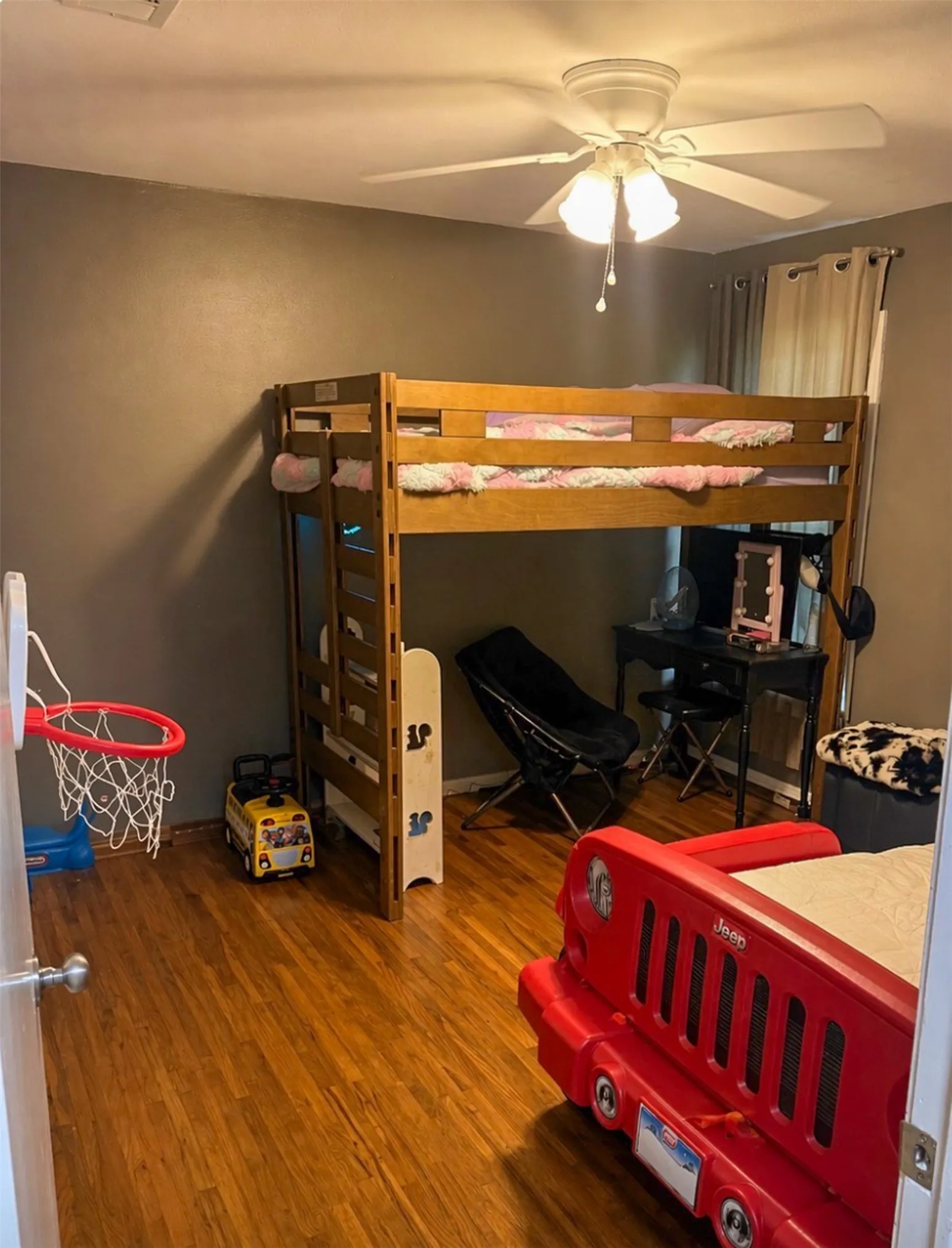 Single Family Residence For Sale in Titus County , 1211 Lamar Drive, Mt Pleasant, Texas 75455, 3 Bedroom, 2 Bathroom, 1 Garage spaces, 1,864 Sqft, built in 1959, Preowned, mls#21248974, Real Estate Agent in Mt Pleasant, Homes For Sale in Titus county, Homes For Sale in Mt Pleasant, Realtor in Mt Pleasant Texas, Real Estate Brokerage Independent Realty Texas, Luminita Cordes Realtor
