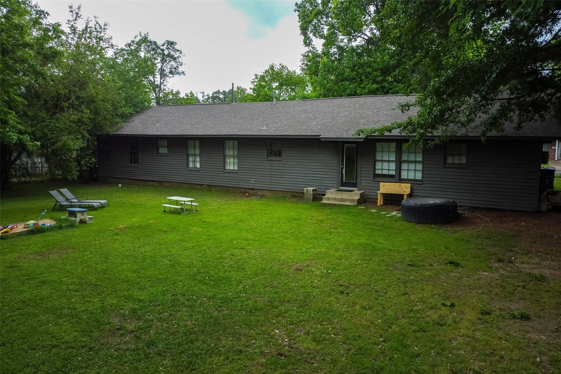 Single Family Residence For Sale in Titus County , 1211 Lamar Drive, Mt Pleasant, Texas 75455, 3 Bedroom, 2 Bathroom, 1 Garage spaces, 1,864 Sqft, built in 1959, Preowned, mls#21248974, Real Estate Agent in Mt Pleasant, Homes For Sale in Titus county, Homes For Sale in Mt Pleasant, Realtor in Mt Pleasant Texas, Real Estate Brokerage Independent Realty Texas, Luminita Cordes Realtor