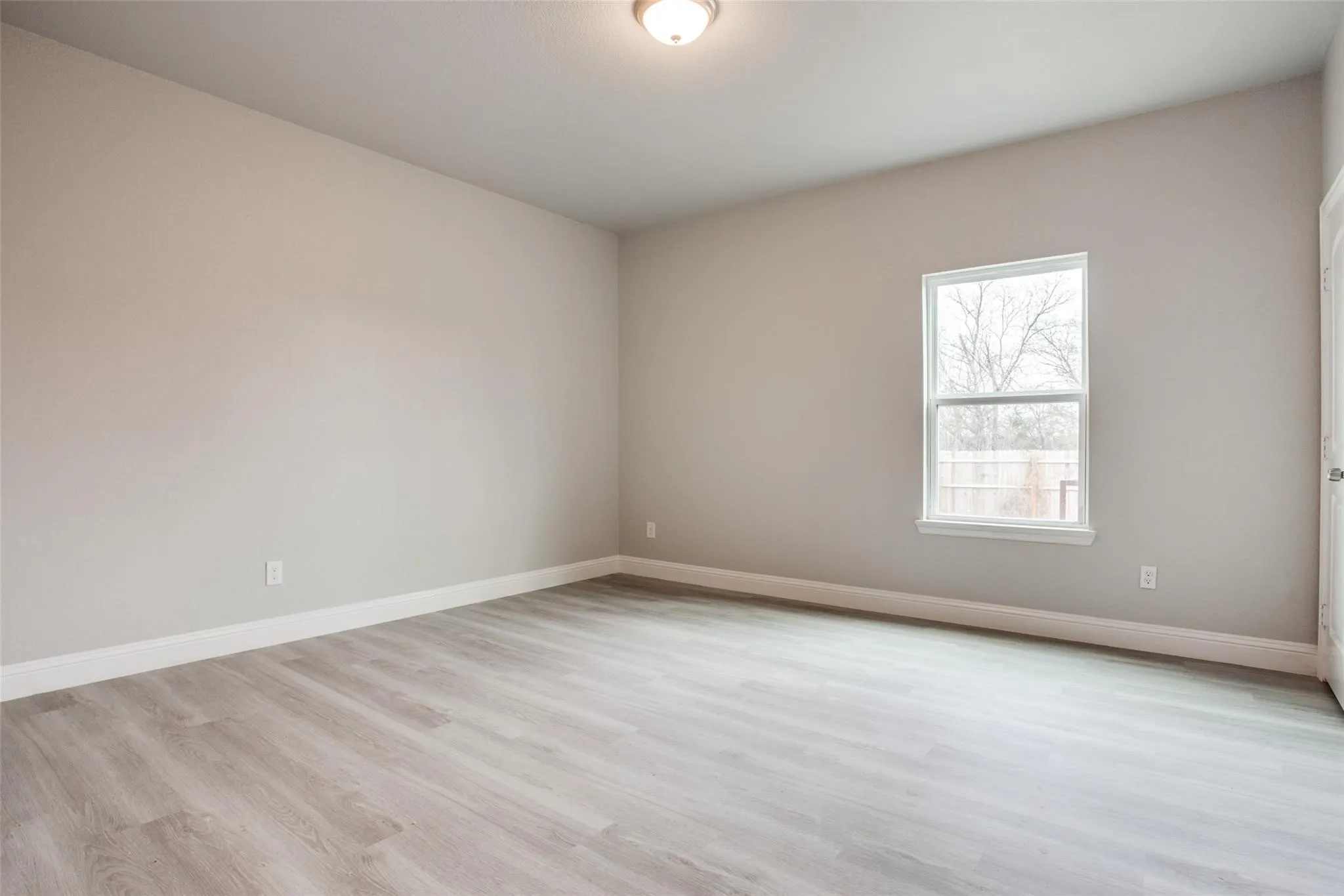 Duplex For Sale in Tarrant County , 1609 Daniel Street, Fort Worth, Texas 76104, 6 Bedroom, 6 Bathroom, 2 Garage spaces, 2,740 Sqft, built in 2022, Preowned, mls#21248330, Real Estate Agent in Fort Worth, Homes For Sale in Tarrant county, Homes For Sale in Fort Worth, Realtor in Fort Worth Texas, Real Estate Brokerage Independent Realty Texas, Luminita Cordes Realtor