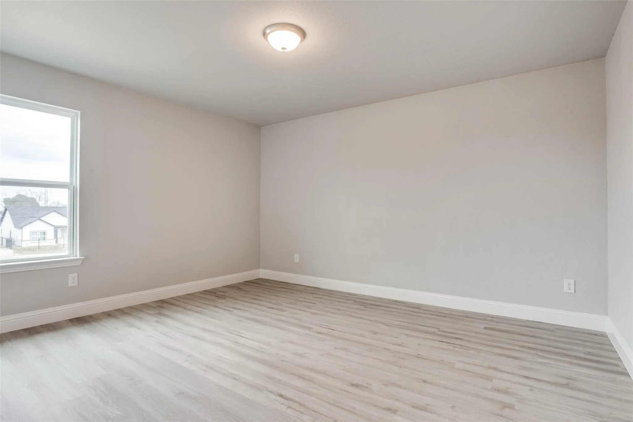 Duplex For Sale in Tarrant County , 1609 Daniel Street, Fort Worth, Texas 76104, 6 Bedroom, 6 Bathroom, 2 Garage spaces, 2,740 Sqft, built in 2022, Preowned, mls#21248330, Real Estate Agent in Fort Worth, Homes For Sale in Tarrant county, Homes For Sale in Fort Worth, Realtor in Fort Worth Texas, Real Estate Brokerage Independent Realty Texas, Luminita Cordes Realtor