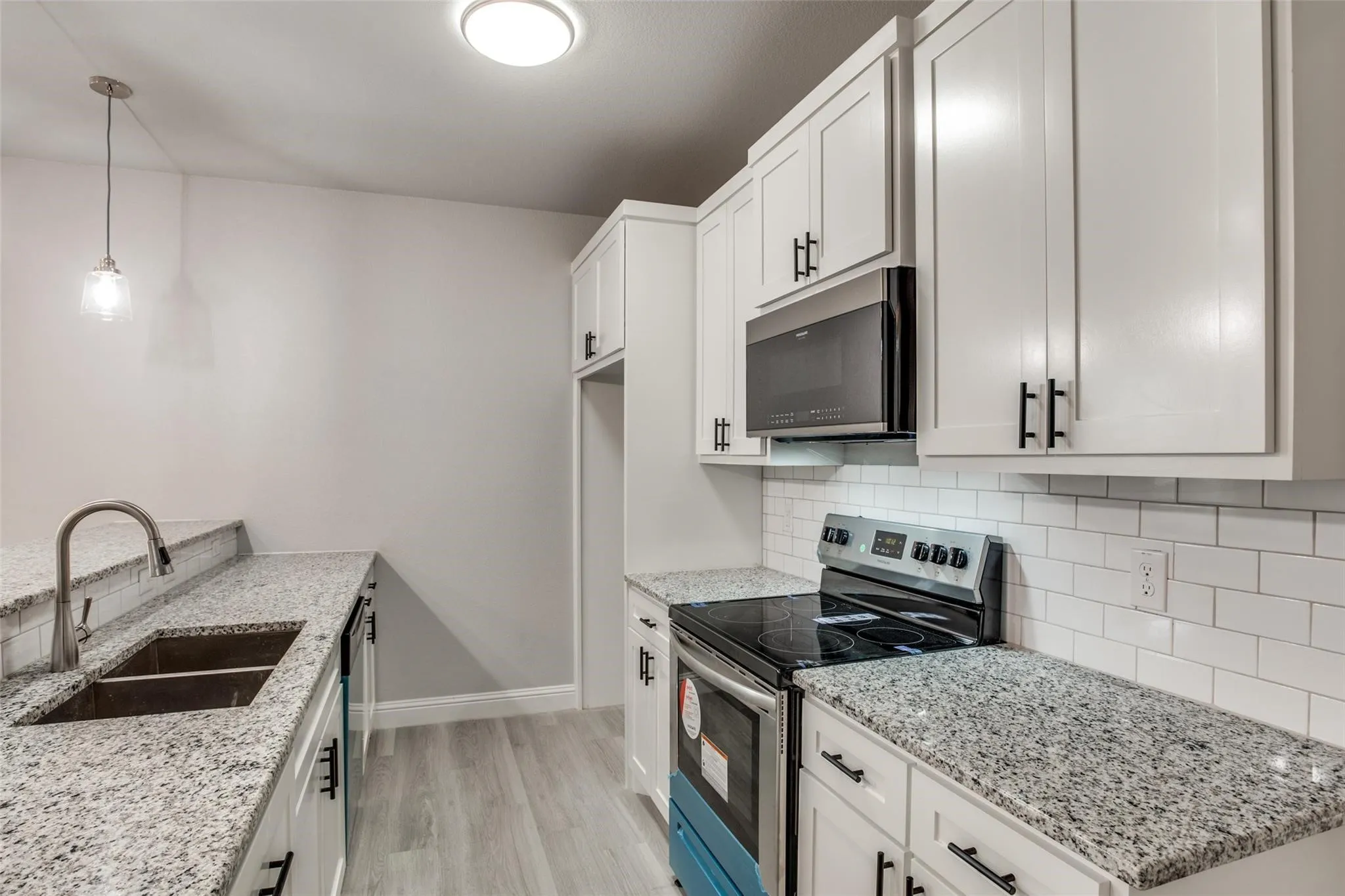 Duplex For Sale in Tarrant County , 1609 Daniel Street, Fort Worth, Texas 76104, 6 Bedroom, 6 Bathroom, 2 Garage spaces, 2,740 Sqft, built in 2022, Preowned, mls#21248330, Real Estate Agent in Fort Worth, Homes For Sale in Tarrant county, Homes For Sale in Fort Worth, Realtor in Fort Worth Texas, Real Estate Brokerage Independent Realty Texas, Luminita Cordes Realtor