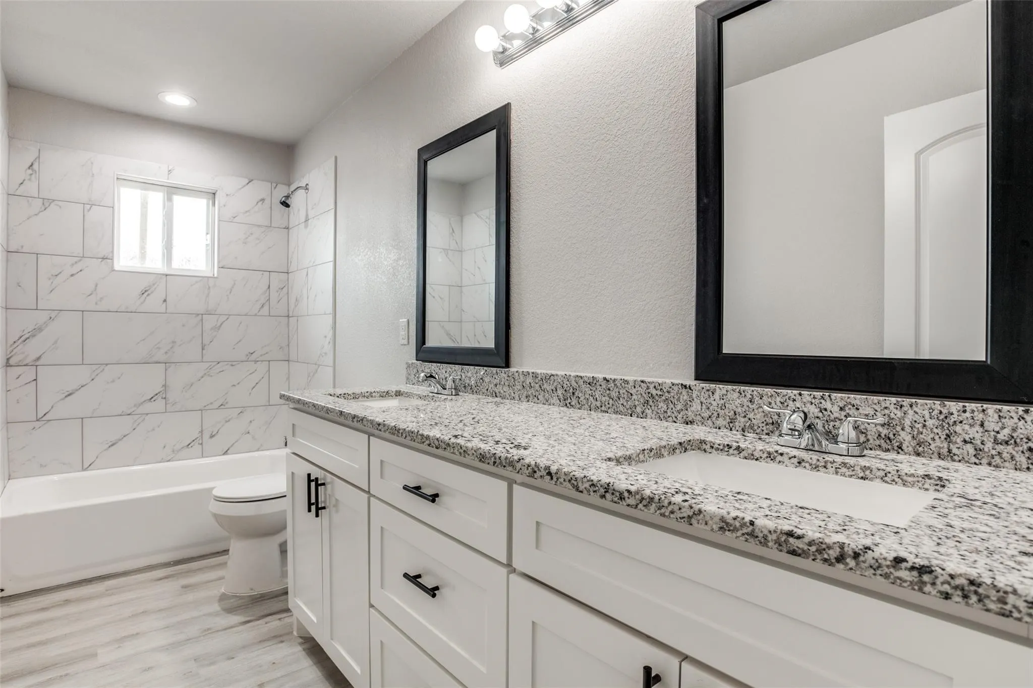 Duplex For Sale in Tarrant County , 1609 Daniel Street, Fort Worth, Texas 76104, 6 Bedroom, 6 Bathroom, 2 Garage spaces, 2,740 Sqft, built in 2022, Preowned, mls#21248330, Real Estate Agent in Fort Worth, Homes For Sale in Tarrant county, Homes For Sale in Fort Worth, Realtor in Fort Worth Texas, Real Estate Brokerage Independent Realty Texas, Luminita Cordes Realtor