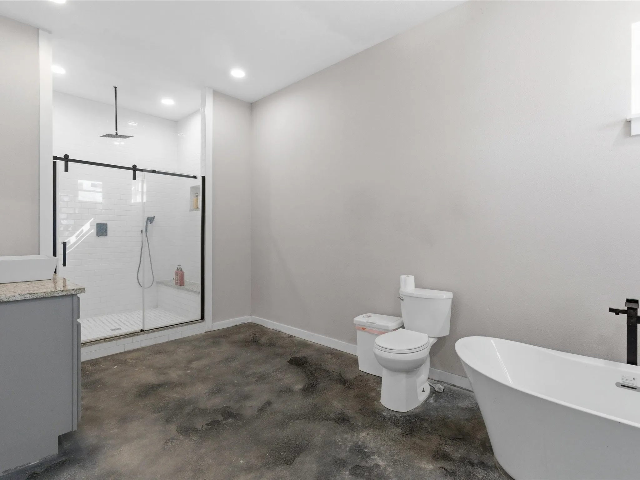 Single Family Residence For Sale in Wise County , 715 County Road 4599, Boyd, Texas 76023, 5 Bedroom, 3 Bathroom, 2 Garage spaces, 3,085 Sqft, built in 2023, mls#21208686, Real Estate Agent in Boyd, Homes For Sale in Wise county, Homes For Sale in Boyd, Realtor in Boyd Texas, Real Estate Brokerage Independent Realty Texas, Luminita Cordes Realtor