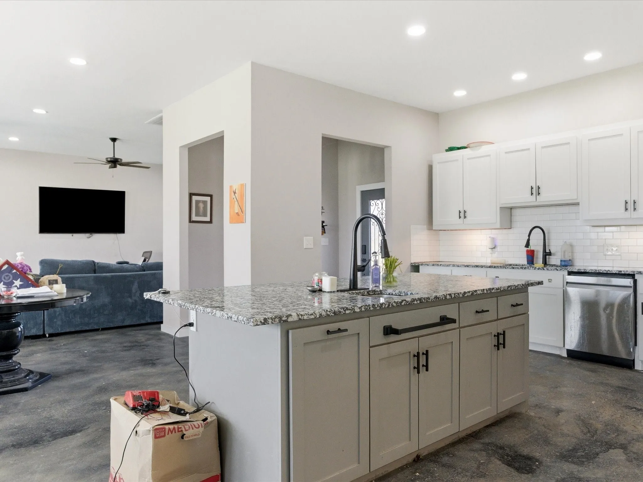 Single Family Residence For Sale in Wise County , 715 County Road 4599, Boyd, Texas 76023, 5 Bedroom, 3 Bathroom, 2 Garage spaces, 3,085 Sqft, built in 2023, mls#21208686, Real Estate Agent in Boyd, Homes For Sale in Wise county, Homes For Sale in Boyd, Realtor in Boyd Texas, Real Estate Brokerage Independent Realty Texas, Luminita Cordes Realtor
