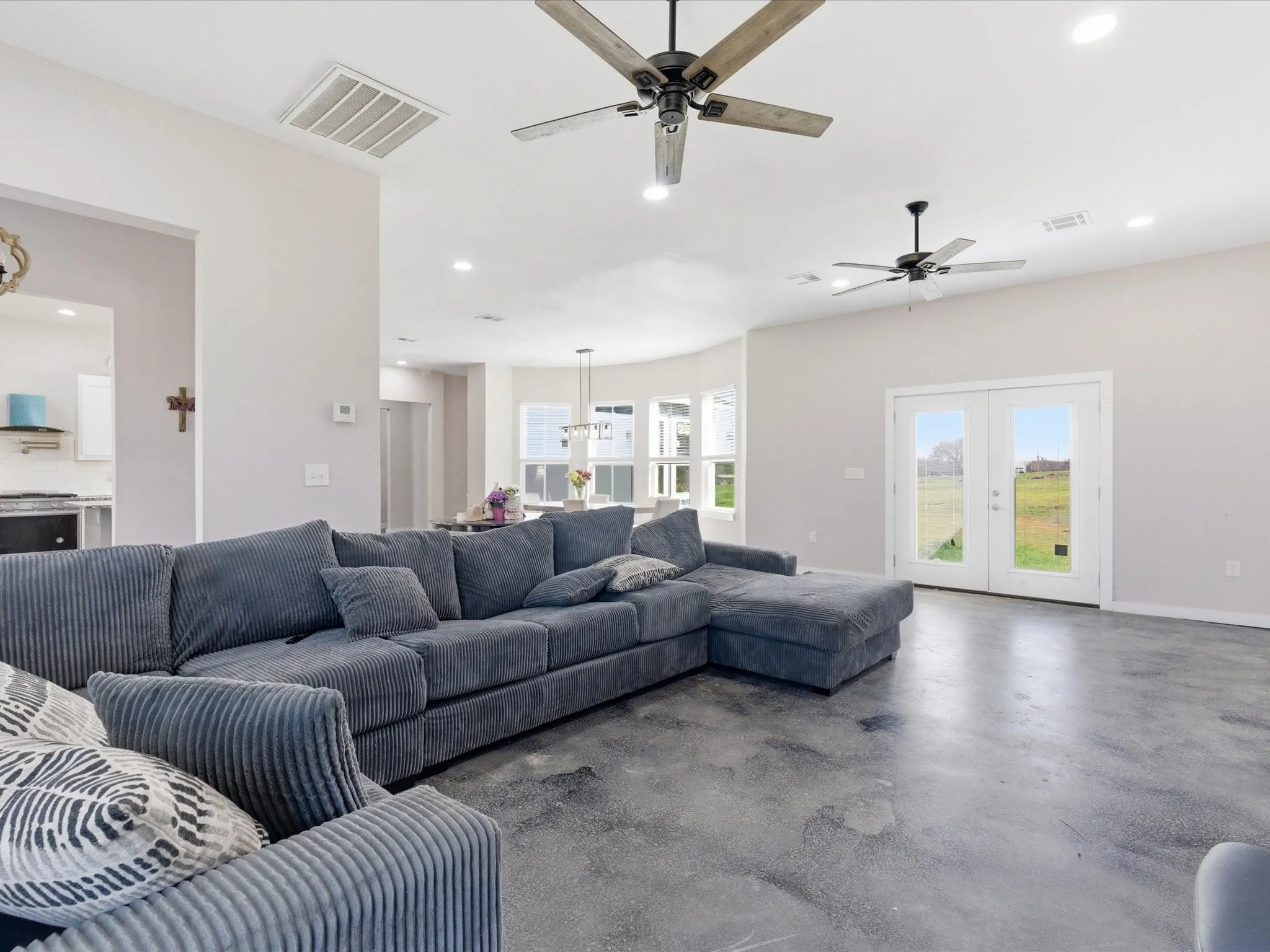 Single Family Residence For Sale in Wise County , 715 County Road 4599, Boyd, Texas 76023, 5 Bedroom, 3 Bathroom, 2 Garage spaces, 3,085 Sqft, built in 2023, mls#21208686, Real Estate Agent in Boyd, Homes For Sale in Wise county, Homes For Sale in Boyd, Realtor in Boyd Texas, Real Estate Brokerage Independent Realty Texas, Luminita Cordes Realtor