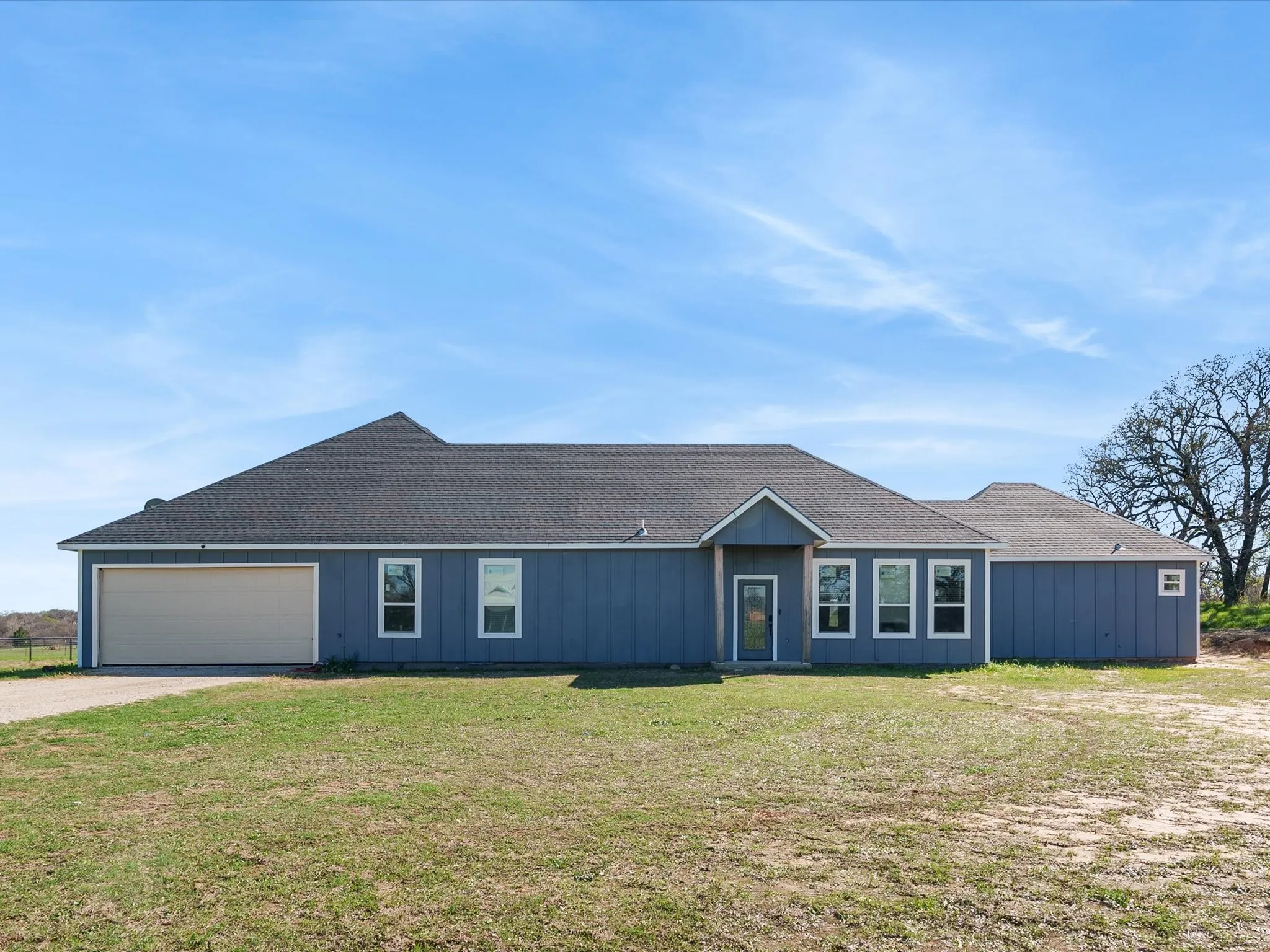 Single Family Residence For Sale in Wise County , 715 County Road 4599, Boyd, Texas 76023, 5 Bedroom, 3 Bathroom, 2 Garage spaces, 3,085 Sqft, built in 2023, mls#21208686, Real Estate Agent in Boyd, Homes For Sale in Wise county, Homes For Sale in Boyd, Realtor in Boyd Texas, Real Estate Brokerage Independent Realty Texas, Luminita Cordes Realtor
