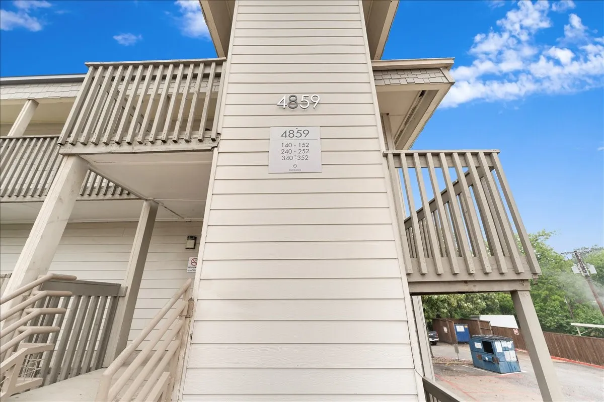 Condominium For Rent in Dallas County , 4859 Cedar Springs Road 241, Dallas, Texas 75219, 1 Bedroom, 1 Bathroom, 1 Garage spaces, 655 Sqft, built in 1970, Preowned, mls#21249114, Real Estate Agent in Dallas, Homes For Rent in Dallas county, Homes For Rent in Dallas, Realtor in Dallas Texas, Real Estate Brokerage Independent Realty Texas, Luminita Cordes Realtor