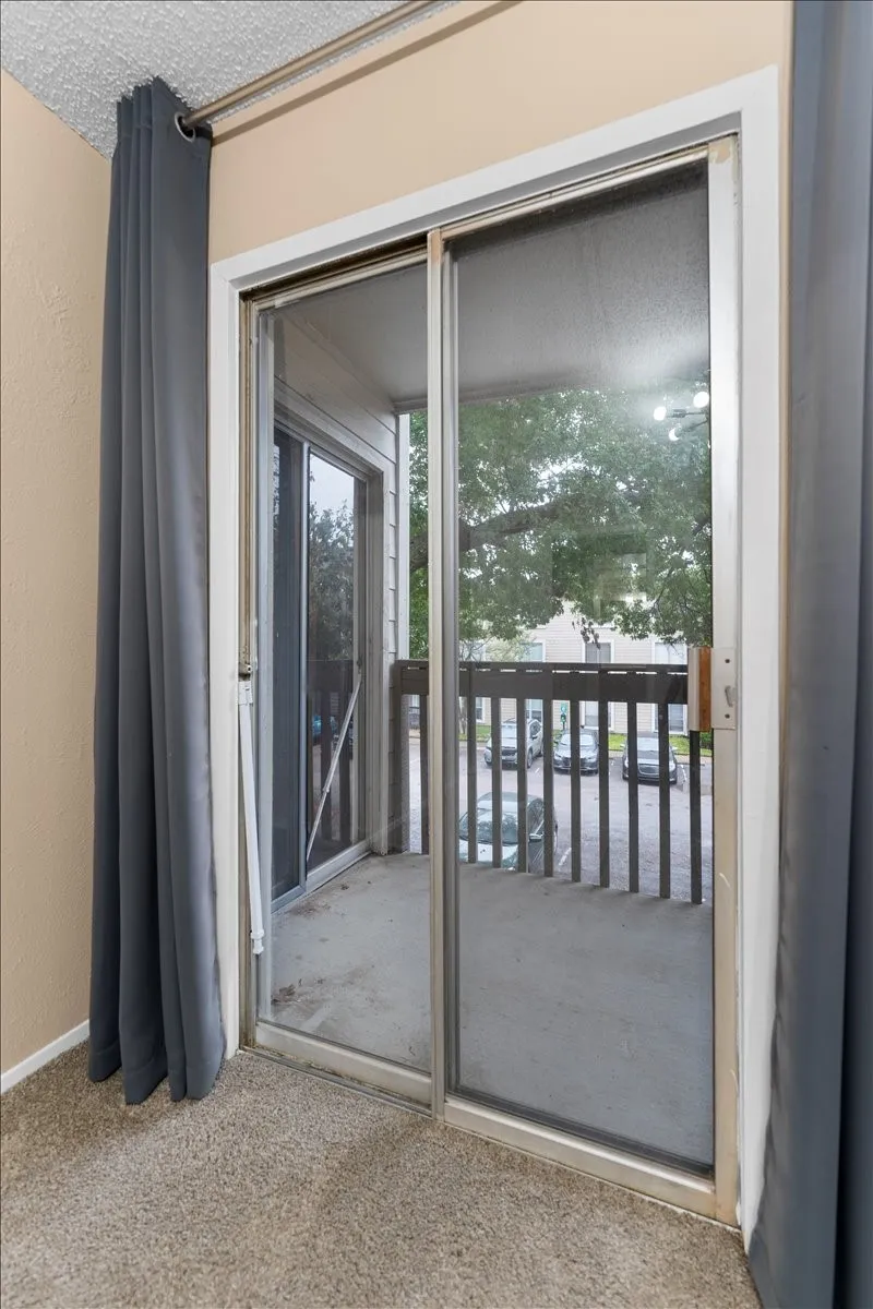 Condominium For Rent in Dallas County , 4859 Cedar Springs Road 241, Dallas, Texas 75219, 1 Bedroom, 1 Bathroom, 1 Garage spaces, 655 Sqft, built in 1970, Preowned, mls#21249114, Real Estate Agent in Dallas, Homes For Rent in Dallas county, Homes For Rent in Dallas, Realtor in Dallas Texas, Real Estate Brokerage Independent Realty Texas, Luminita Cordes Realtor