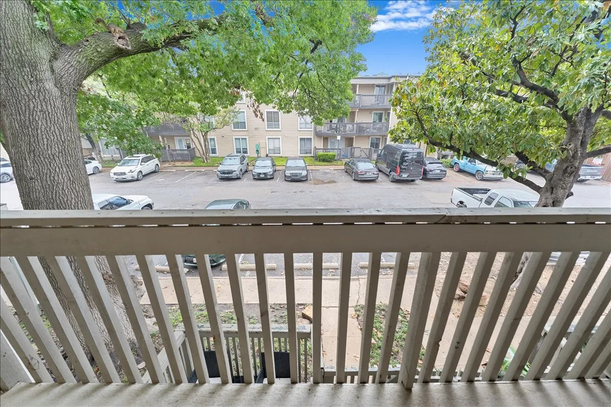 Condominium For Rent in Dallas County , 4859 Cedar Springs Road 241, Dallas, Texas 75219, 1 Bedroom, 1 Bathroom, 1 Garage spaces, 655 Sqft, built in 1970, Preowned, mls#21249114, Real Estate Agent in Dallas, Homes For Rent in Dallas county, Homes For Rent in Dallas, Realtor in Dallas Texas, Real Estate Brokerage Independent Realty Texas, Luminita Cordes Realtor