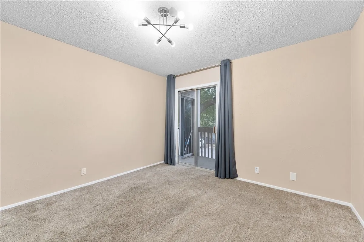Condominium For Rent in Dallas County , 4859 Cedar Springs Road 241, Dallas, Texas 75219, 1 Bedroom, 1 Bathroom, 1 Garage spaces, 655 Sqft, built in 1970, Preowned, mls#21249114, Real Estate Agent in Dallas, Homes For Rent in Dallas county, Homes For Rent in Dallas, Realtor in Dallas Texas, Real Estate Brokerage Independent Realty Texas, Luminita Cordes Realtor