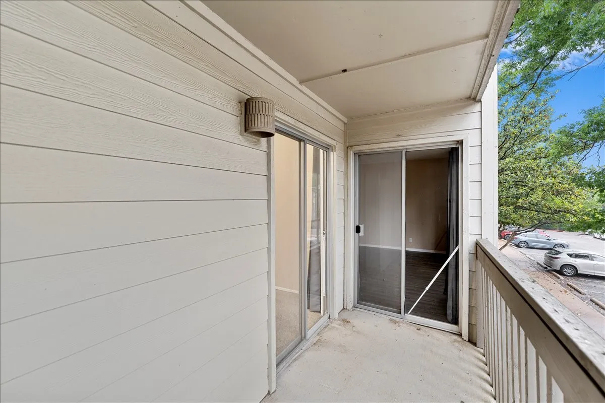 Condominium For Rent in Dallas County , 4859 Cedar Springs Road 241, Dallas, Texas 75219, 1 Bedroom, 1 Bathroom, 1 Garage spaces, 655 Sqft, built in 1970, Preowned, mls#21249114, Real Estate Agent in Dallas, Homes For Rent in Dallas county, Homes For Rent in Dallas, Realtor in Dallas Texas, Real Estate Brokerage Independent Realty Texas, Luminita Cordes Realtor