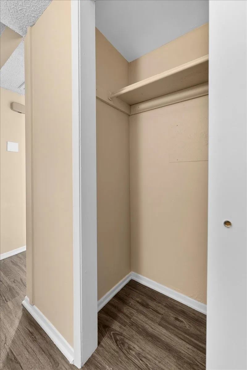 Condominium For Rent in Dallas County , 4859 Cedar Springs Road 241, Dallas, Texas 75219, 1 Bedroom, 1 Bathroom, 1 Garage spaces, 655 Sqft, built in 1970, Preowned, mls#21249114, Real Estate Agent in Dallas, Homes For Rent in Dallas county, Homes For Rent in Dallas, Realtor in Dallas Texas, Real Estate Brokerage Independent Realty Texas, Luminita Cordes Realtor