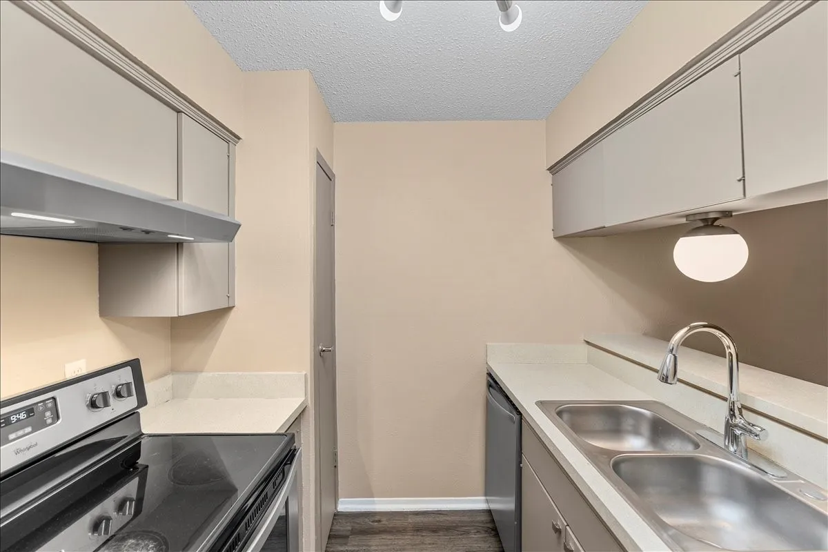 Condominium For Rent in Dallas County , 4859 Cedar Springs Road 241, Dallas, Texas 75219, 1 Bedroom, 1 Bathroom, 1 Garage spaces, 655 Sqft, built in 1970, Preowned, mls#21249114, Real Estate Agent in Dallas, Homes For Rent in Dallas county, Homes For Rent in Dallas, Realtor in Dallas Texas, Real Estate Brokerage Independent Realty Texas, Luminita Cordes Realtor