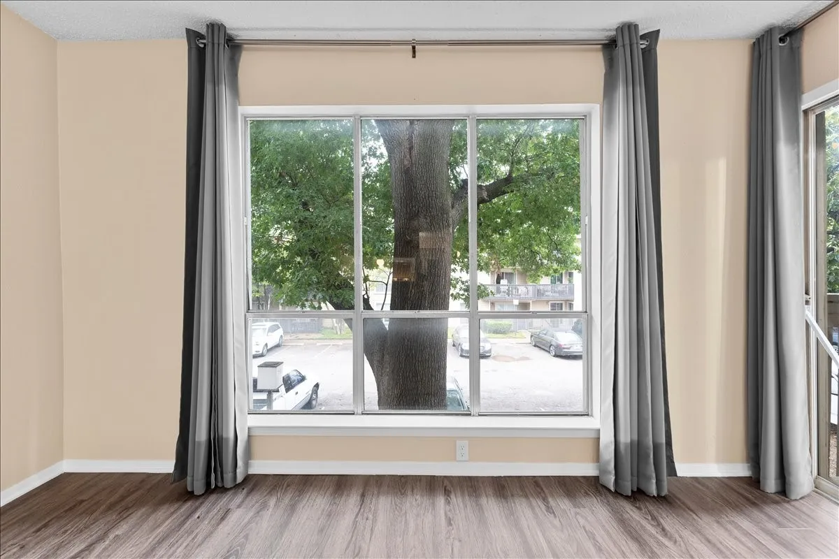 Condominium For Rent in Dallas County , 4859 Cedar Springs Road 241, Dallas, Texas 75219, 1 Bedroom, 1 Bathroom, 1 Garage spaces, 655 Sqft, built in 1970, Preowned, mls#21249114, Real Estate Agent in Dallas, Homes For Rent in Dallas county, Homes For Rent in Dallas, Realtor in Dallas Texas, Real Estate Brokerage Independent Realty Texas, Luminita Cordes Realtor