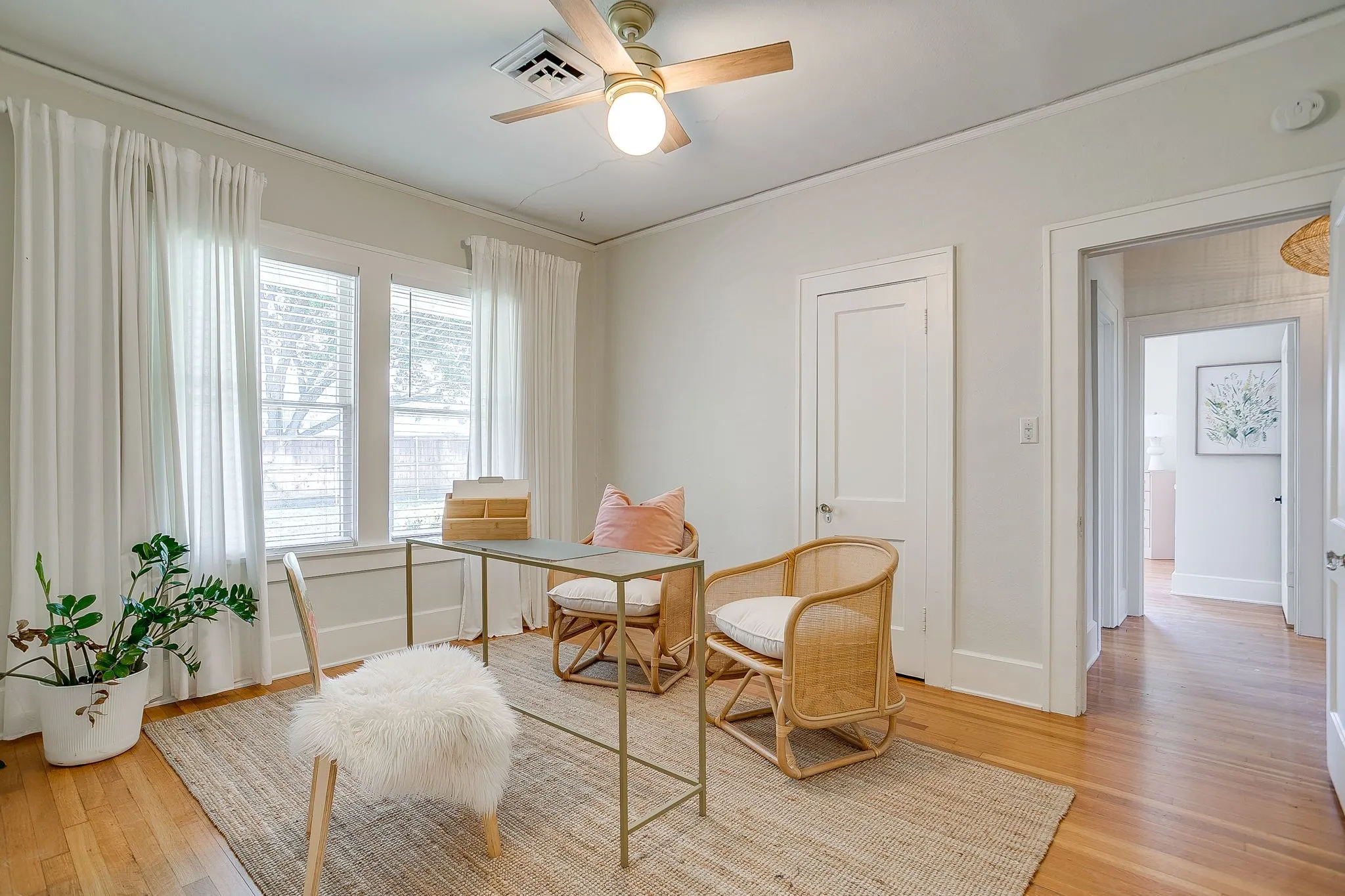 Single Family Residence For Rent in Tarrant County , 2718 Cockrell Avenue, Fort Worth, Texas 76109, 3 Bedrooms, 2 Bathrooms, Garage spaces, 1,756 Sqft, built in 1926, Price $3,800, mls#21249149, Real Estate Agent in Fort Worth, Homes For Rent in Tarrant county, Homes For Rent in Fort Worth, Realtor in Fort Worth Texas, Real Estate Brokerage Independent Realty Texas, Luminita Cordes Realtor