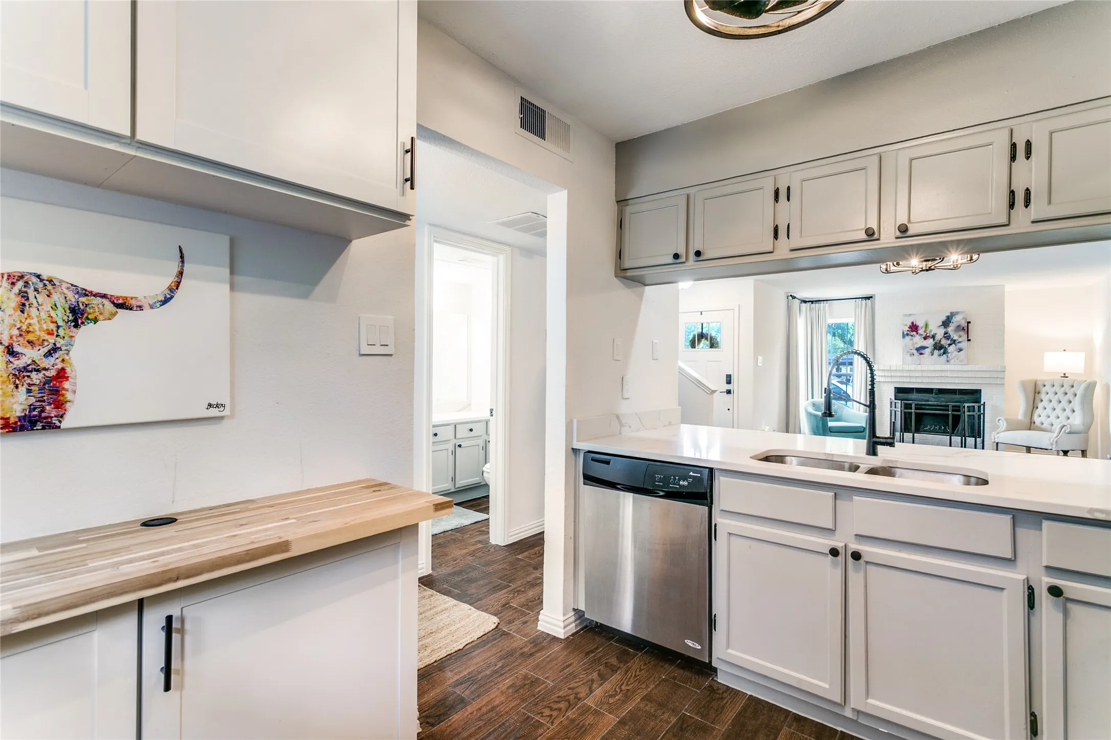 Condominium For Sale in Tarrant County , 1912 Shadowood Trail, Colleyville, Texas 76034, 2 Bedroom, 3 Bathroom, Garage spaces, 1,098 Sqft, built in 1984, Preowned, mls#21246608, Real Estate Agent in Colleyville, Homes For Sale in Tarrant county, Homes For Sale in Colleyville, Realtor in Colleyville Texas, Real Estate Brokerage Independent Realty Texas, Luminita Cordes Realtor