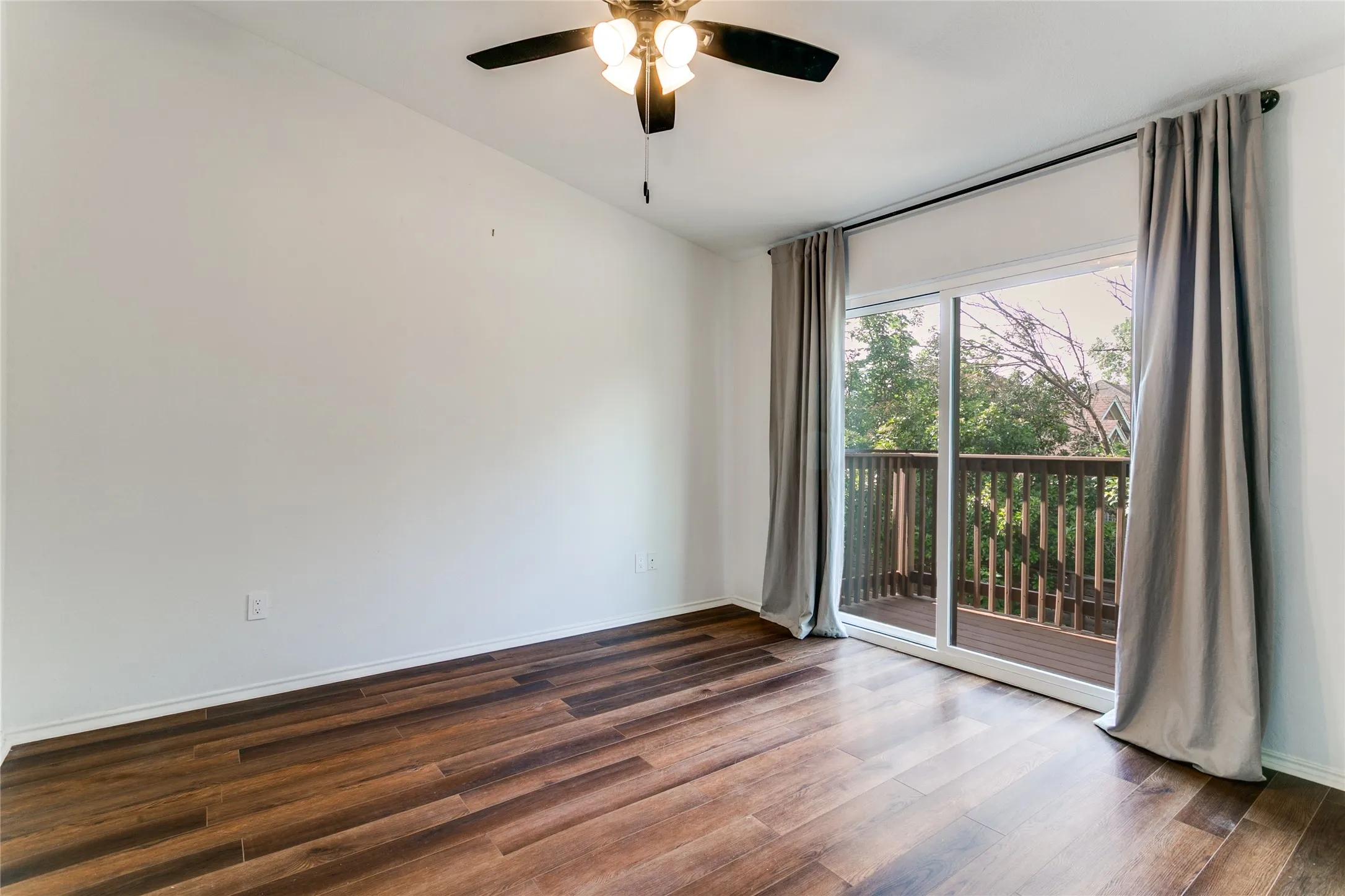 Condominium For Sale in Tarrant County , 1912 Shadowood Trail, Colleyville, Texas 76034, 2 Bedroom, 3 Bathroom, Garage spaces, 1,098 Sqft, built in 1984, Preowned, mls#21246608, Real Estate Agent in Colleyville, Homes For Sale in Tarrant county, Homes For Sale in Colleyville, Realtor in Colleyville Texas, Real Estate Brokerage Independent Realty Texas, Luminita Cordes Realtor